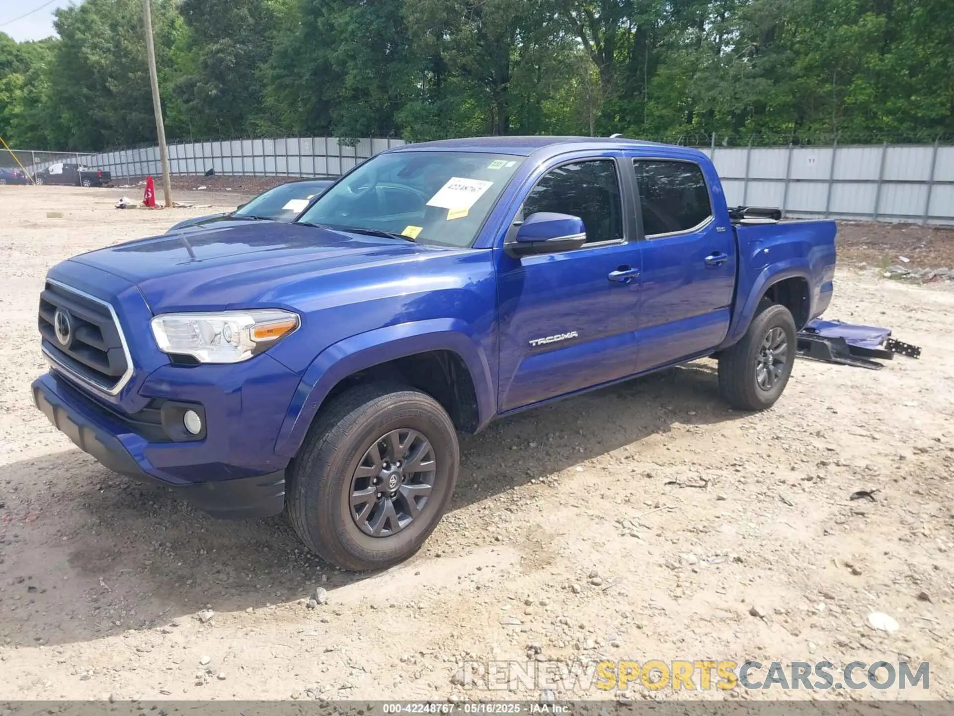 2 fotografías del automóvil dañado 3TYCZ5AN8PT116052 TOYOTA TACOMA 2023