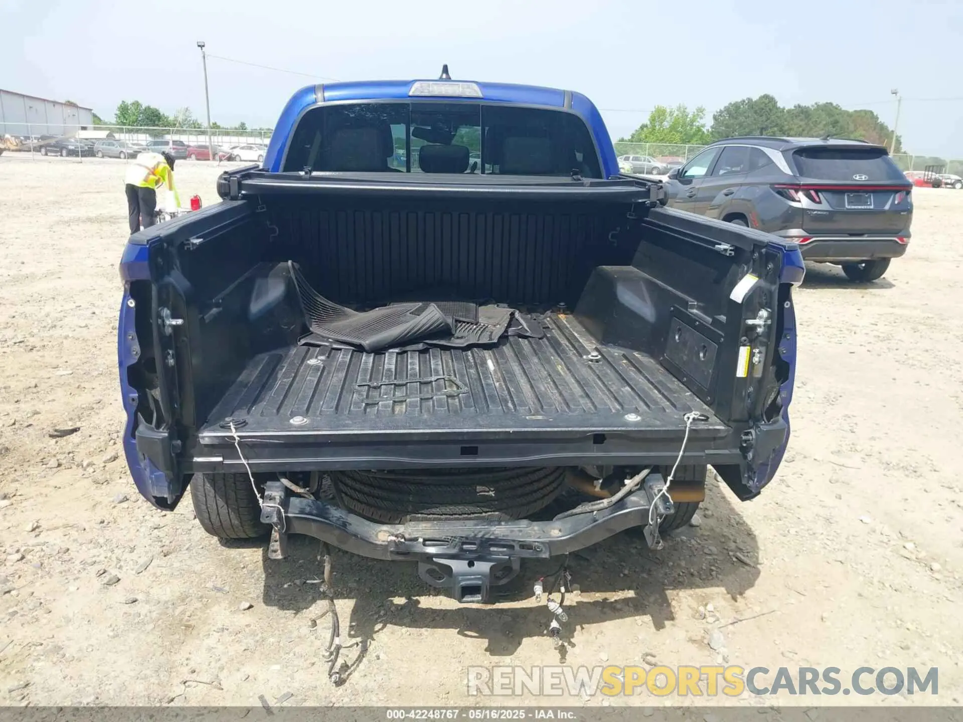 6 fotografías del automóvil dañado 3TYCZ5AN8PT116052 TOYOTA TACOMA 2023