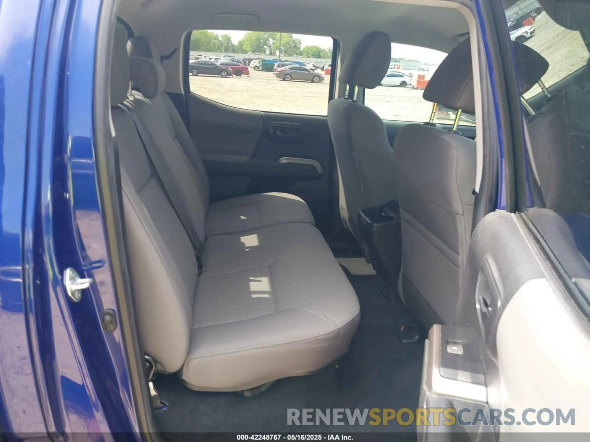 8 fotografías del automóvil dañado 3TYCZ5AN8PT116052 TOYOTA TACOMA 2023