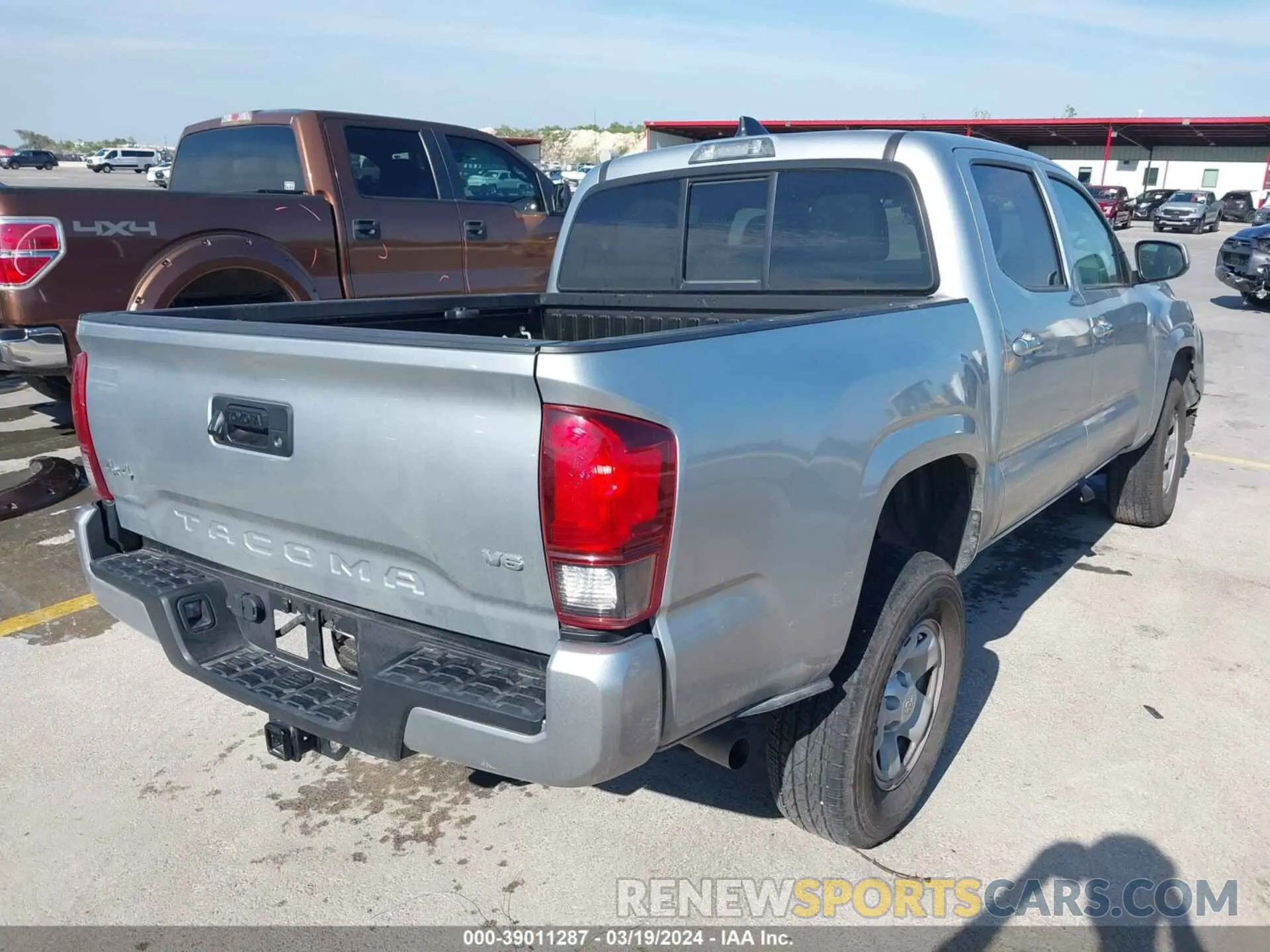 4 fotografías del automóvil dañado 3TYCZ5AN8PT148614 TOYOTA TACOMA 2023
