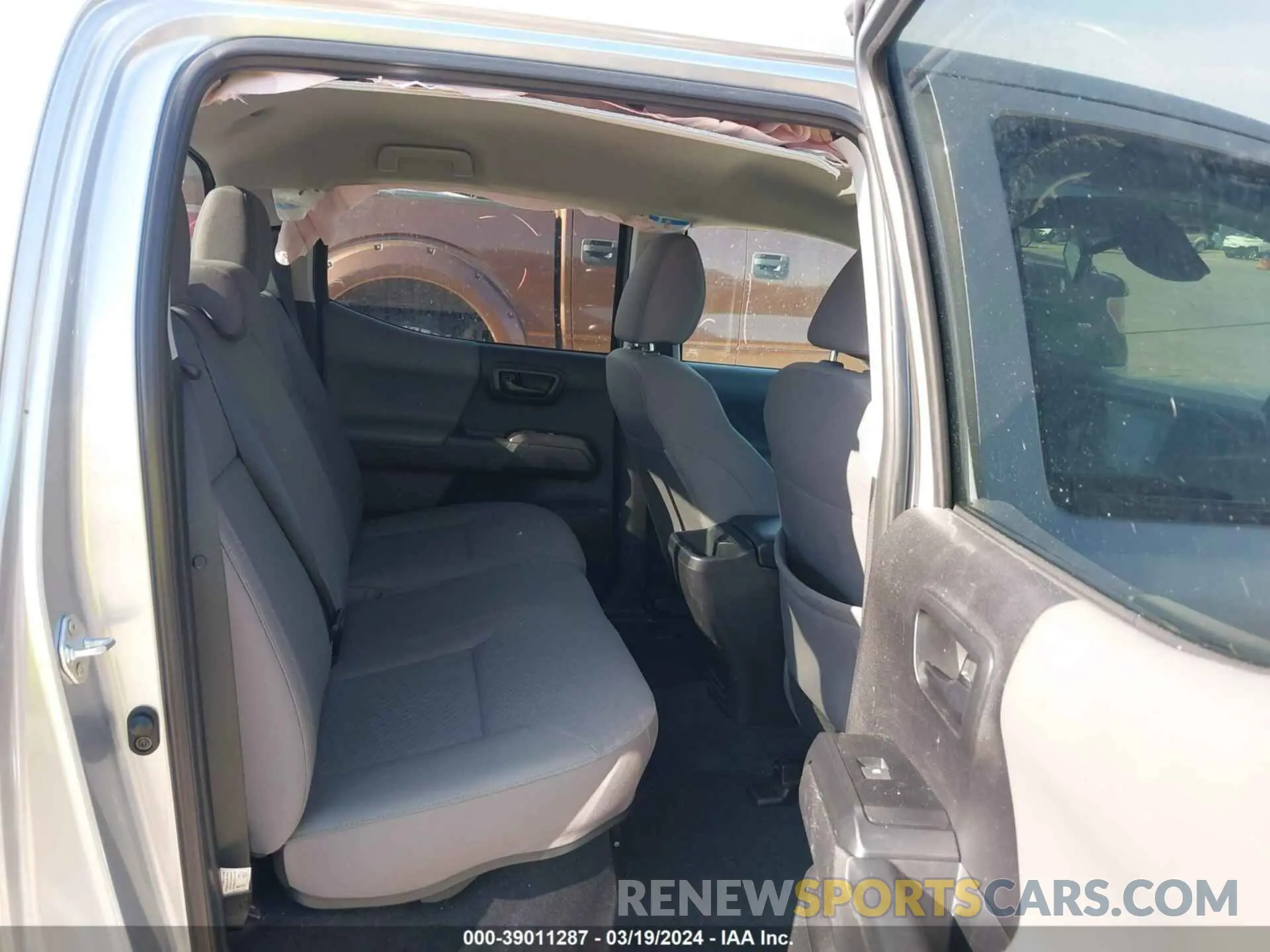 8 fotografías del automóvil dañado 3TYCZ5AN8PT148614 TOYOTA TACOMA 2023