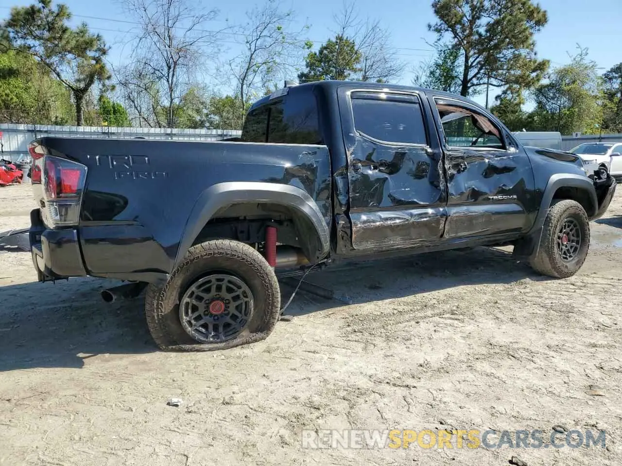 3 fotografías del automóvil dañado 3TYCZ5AN8PT157703 TOYOTA TACOMA 2023