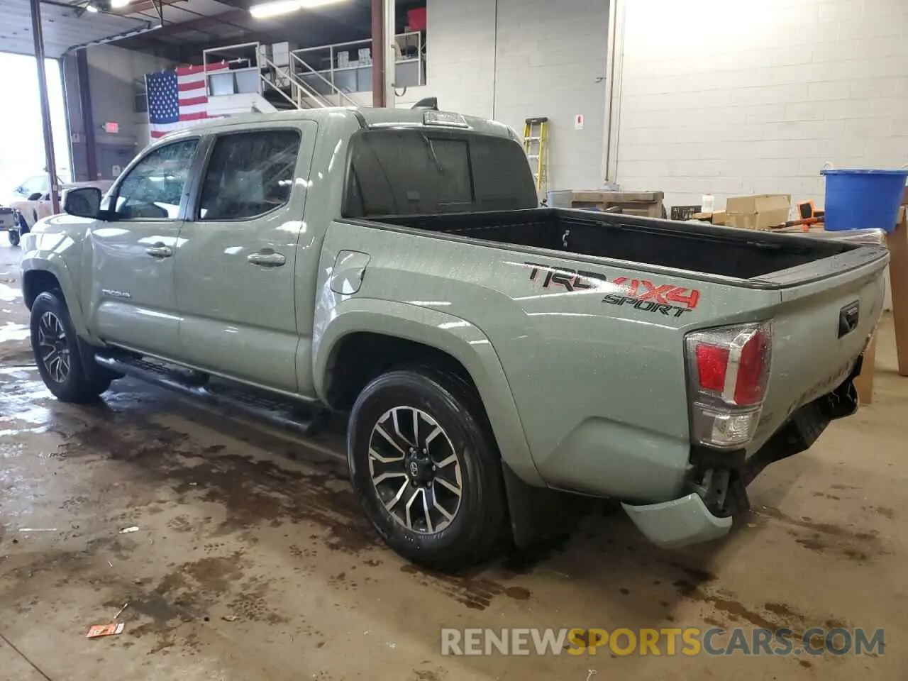 2 fotografías del automóvil dañado 3TYCZ5AN8PT159581 TOYOTA TACOMA 2023