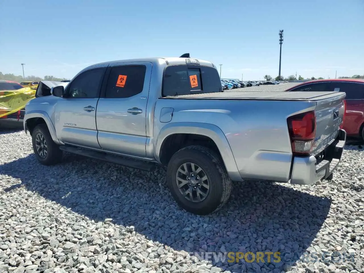 2 fotografías del automóvil dañado 3TYCZ5AN9PT108722 TOYOTA TACOMA 2023