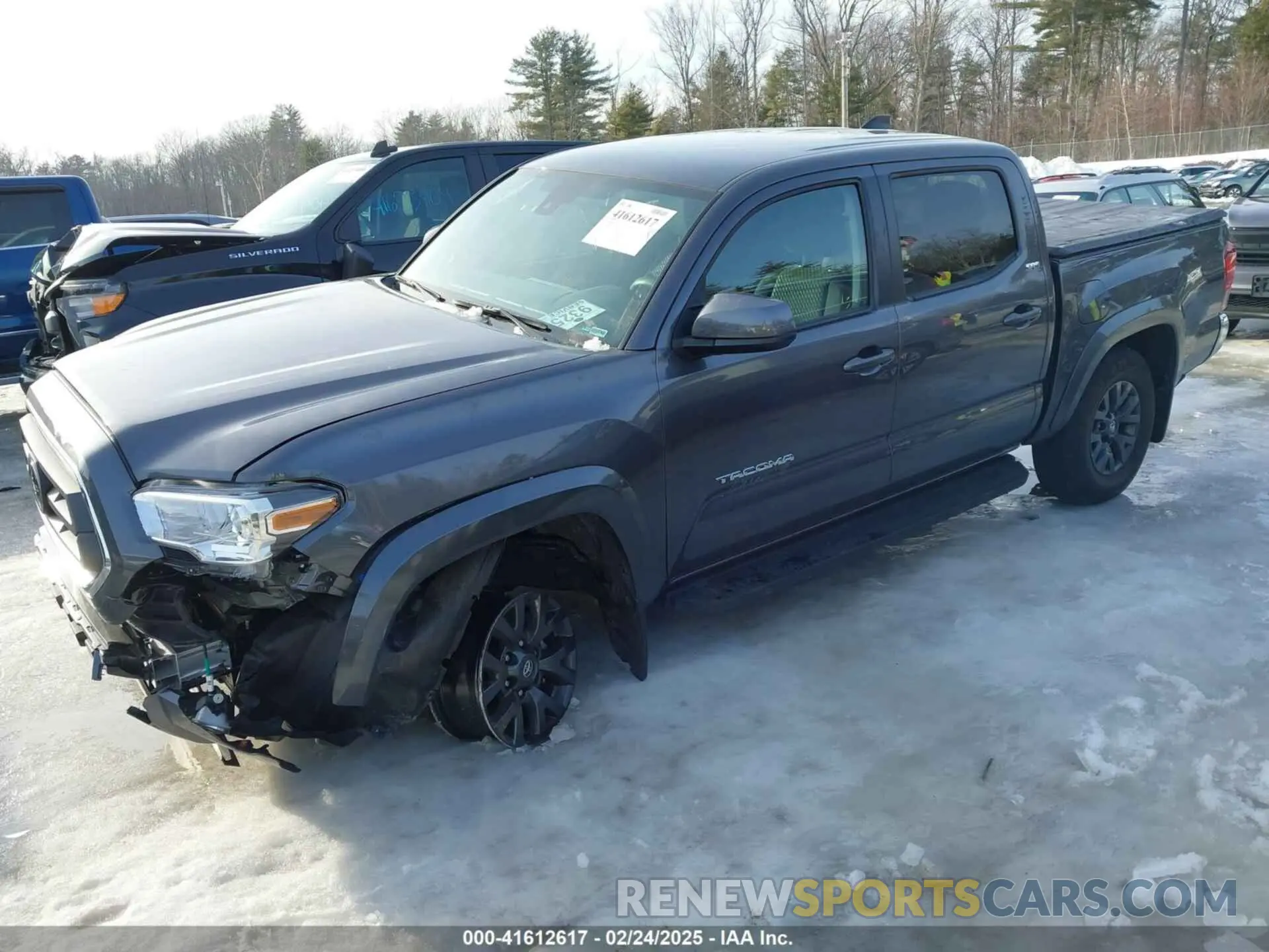 2 fotografías del automóvil dañado 3TYCZ5AN9PT109059 TOYOTA TACOMA 2023