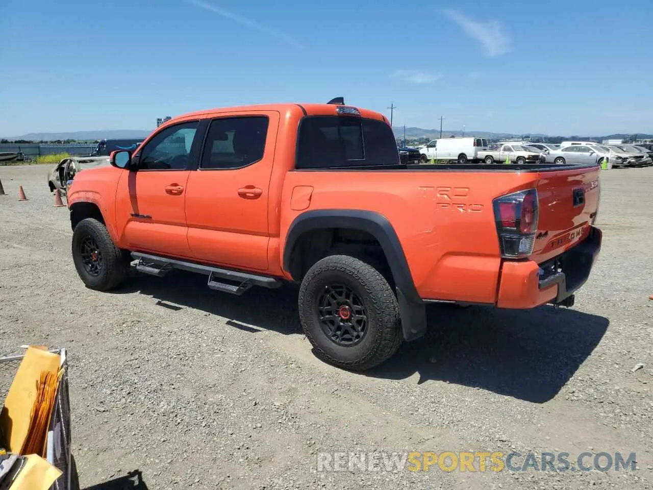 2 fotografías del automóvil dañado 3TYCZ5AN9PT118151 TOYOTA TACOMA 2023