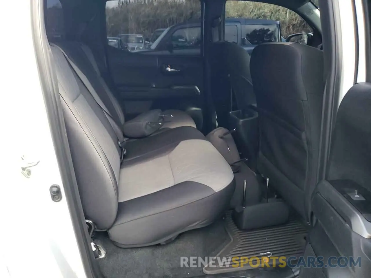 10 fotografías del automóvil dañado 3TYCZ5AN9PT151621 TOYOTA TACOMA 2023