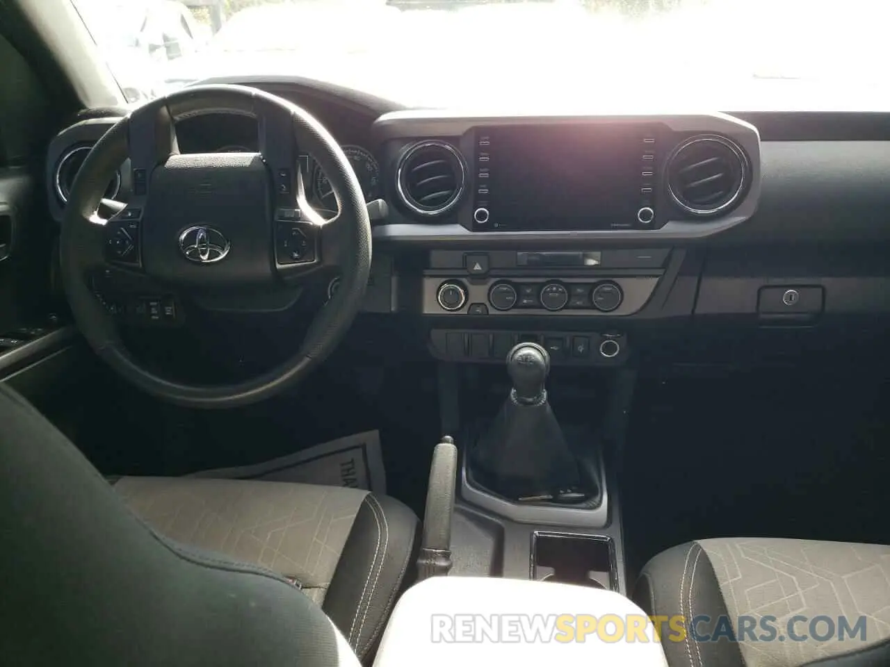8 fotografías del automóvil dañado 3TYCZ5AN9PT151621 TOYOTA TACOMA 2023