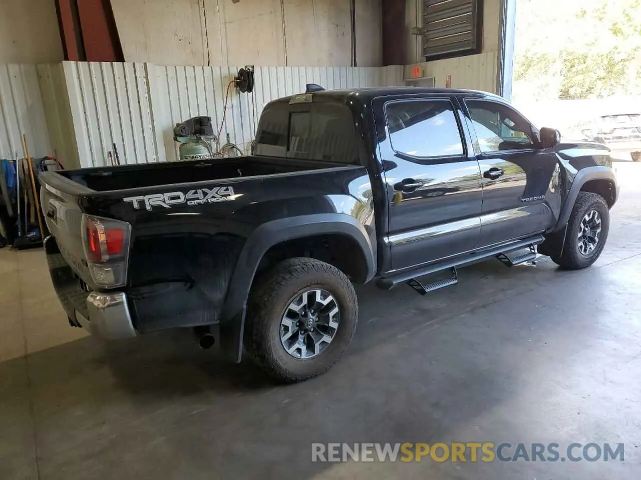 3 fotografías del automóvil dañado 3TYCZ5ANXPT130308 TOYOTA TACOMA 2023