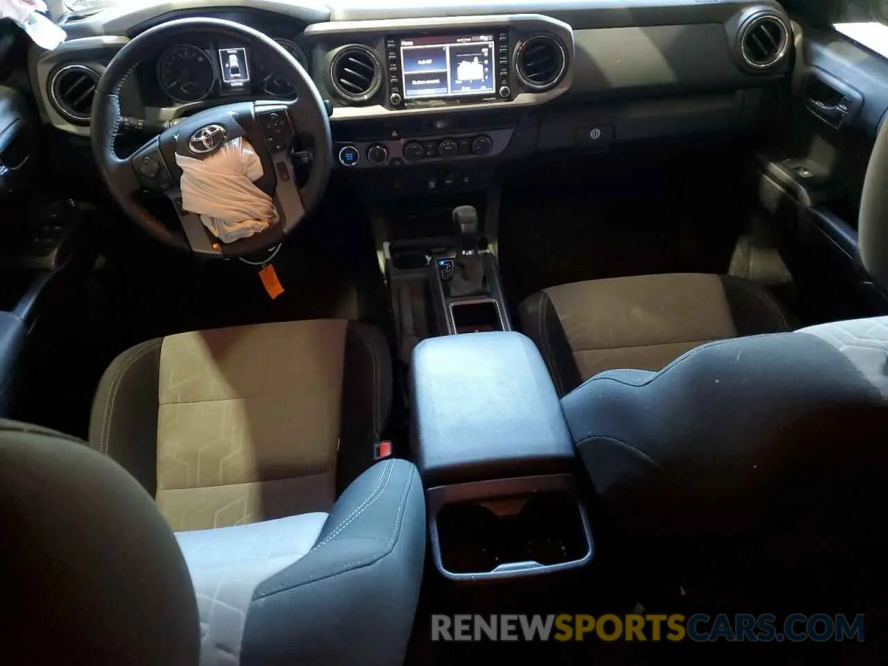 8 fotografías del automóvil dañado 3TYCZ5ANXPT130308 TOYOTA TACOMA 2023