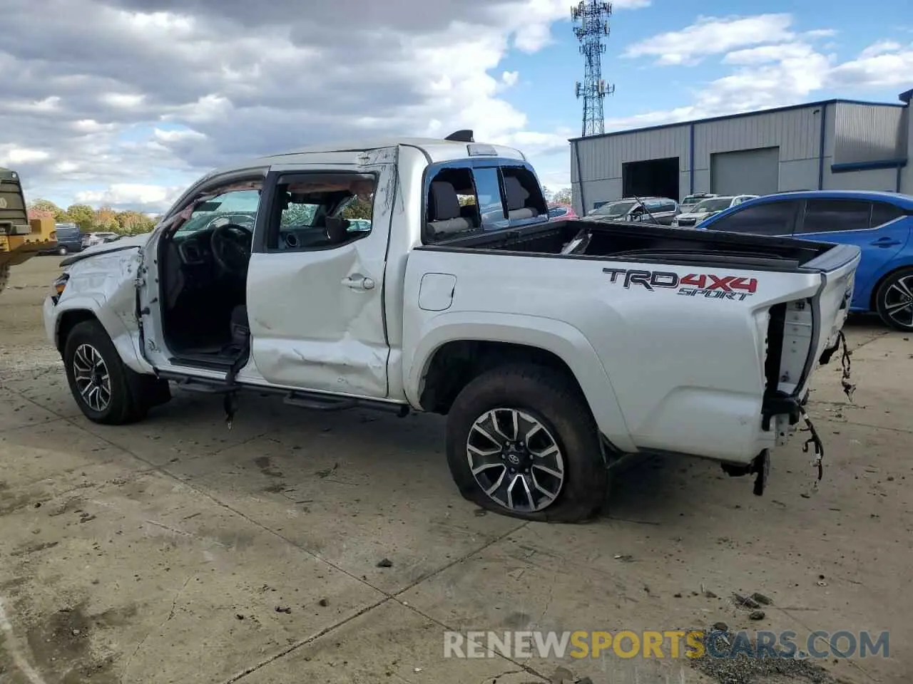 2 fotografías del automóvil dañado 3TYCZ5ANXPT156729 TOYOTA TACOMA 2023