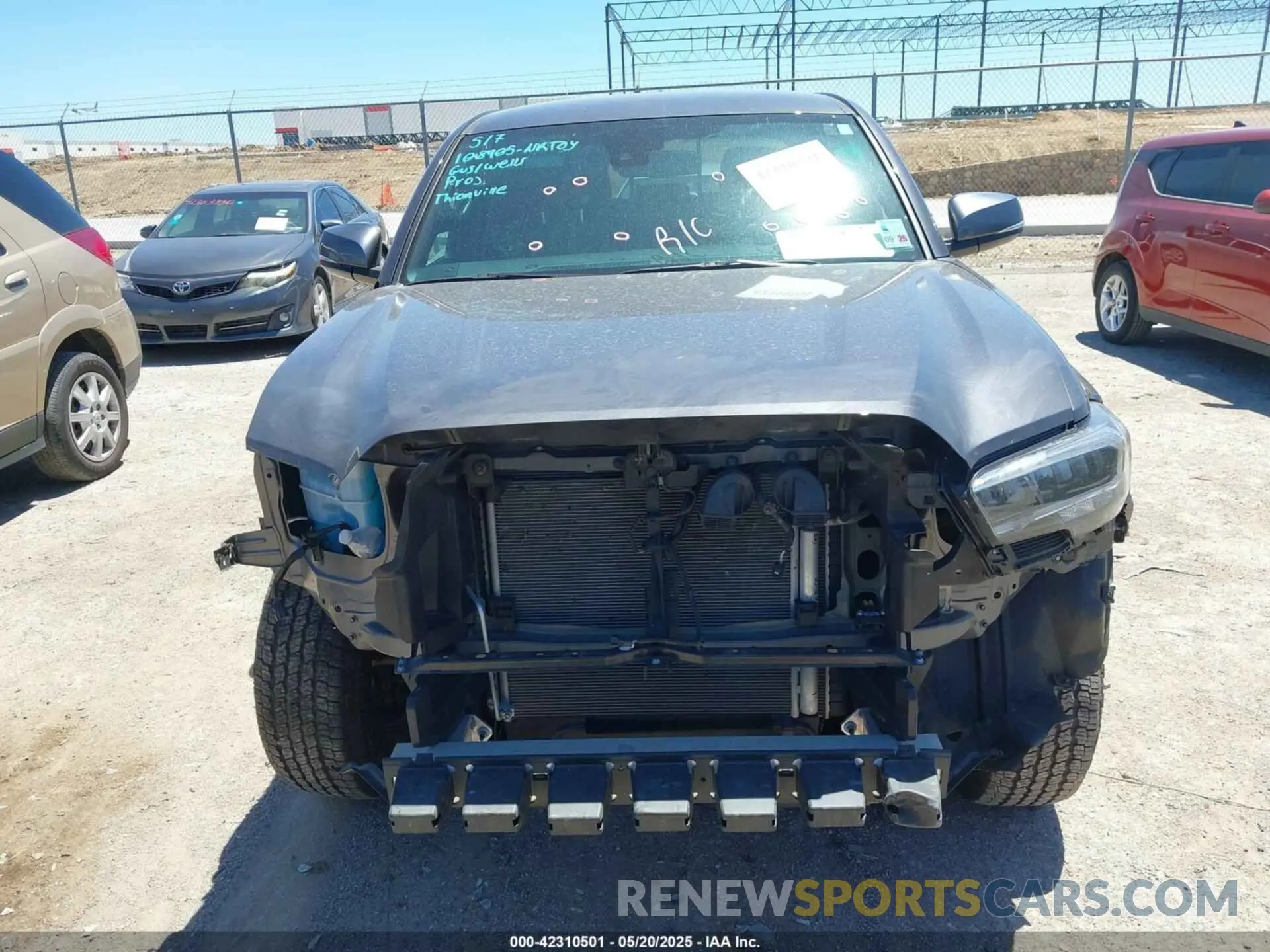 12 fotografías del automóvil dañado 3TYCZ5ANXPT167858 TOYOTA TACOMA 2023
