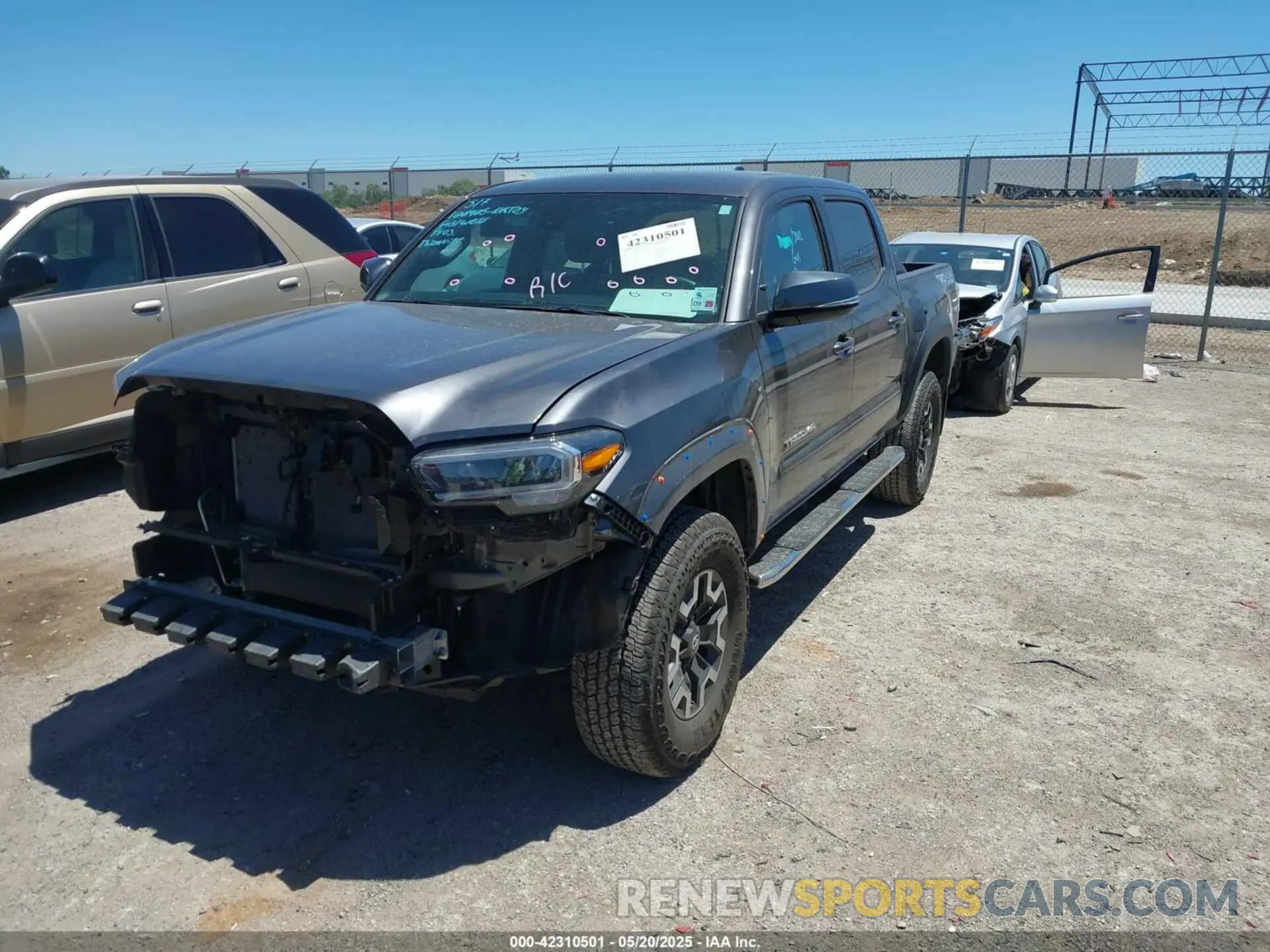 2 fotografías del automóvil dañado 3TYCZ5ANXPT167858 TOYOTA TACOMA 2023