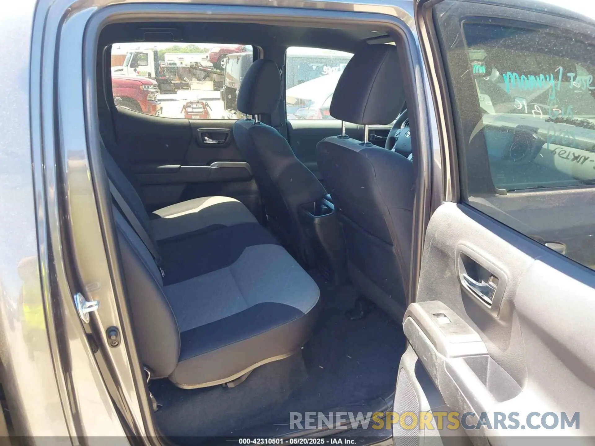 8 fotografías del automóvil dañado 3TYCZ5ANXPT167858 TOYOTA TACOMA 2023