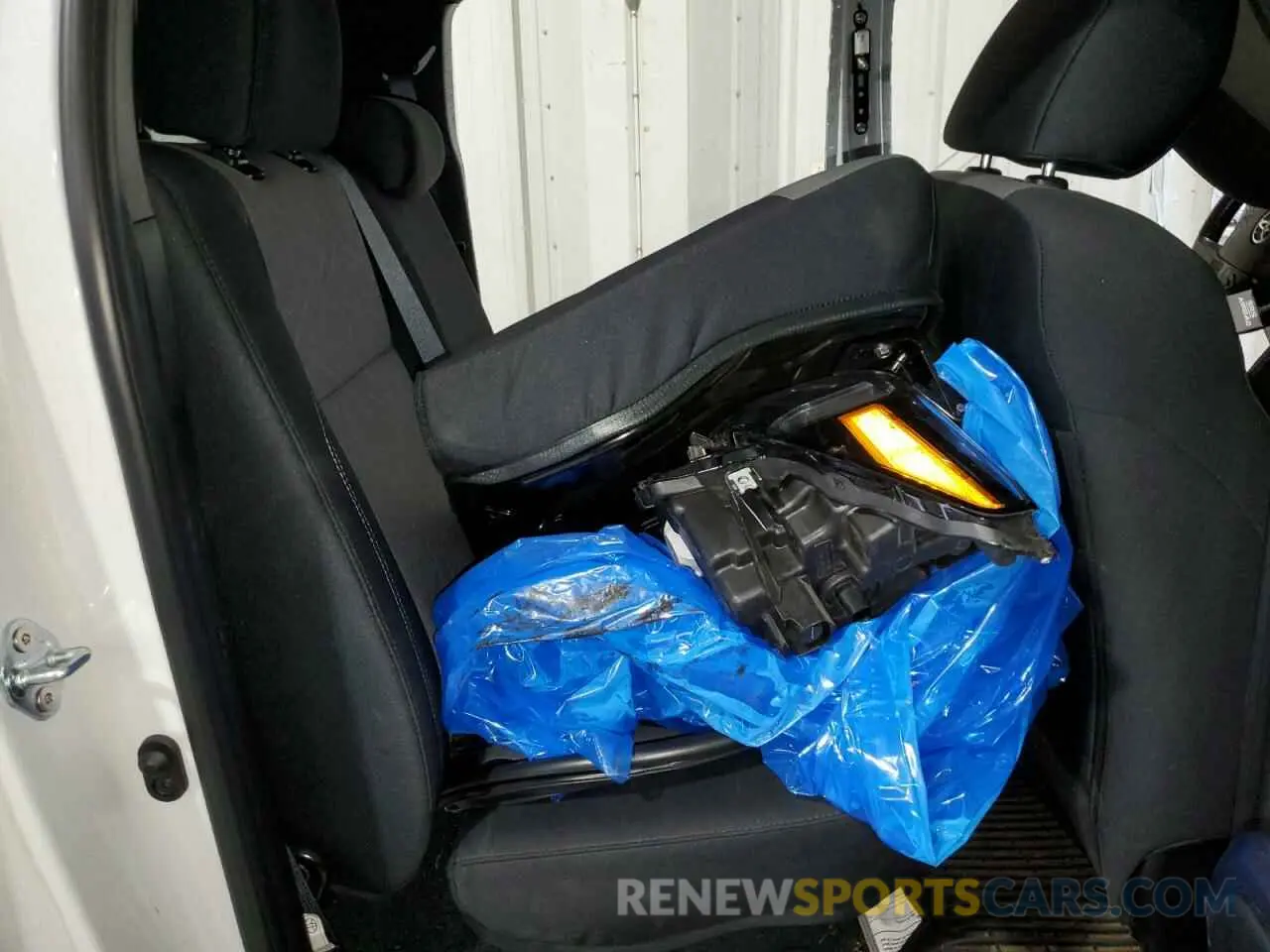 10 fotografías del automóvil dañado 3TYDZ5BN3PT029775 TOYOTA TACOMA 2023