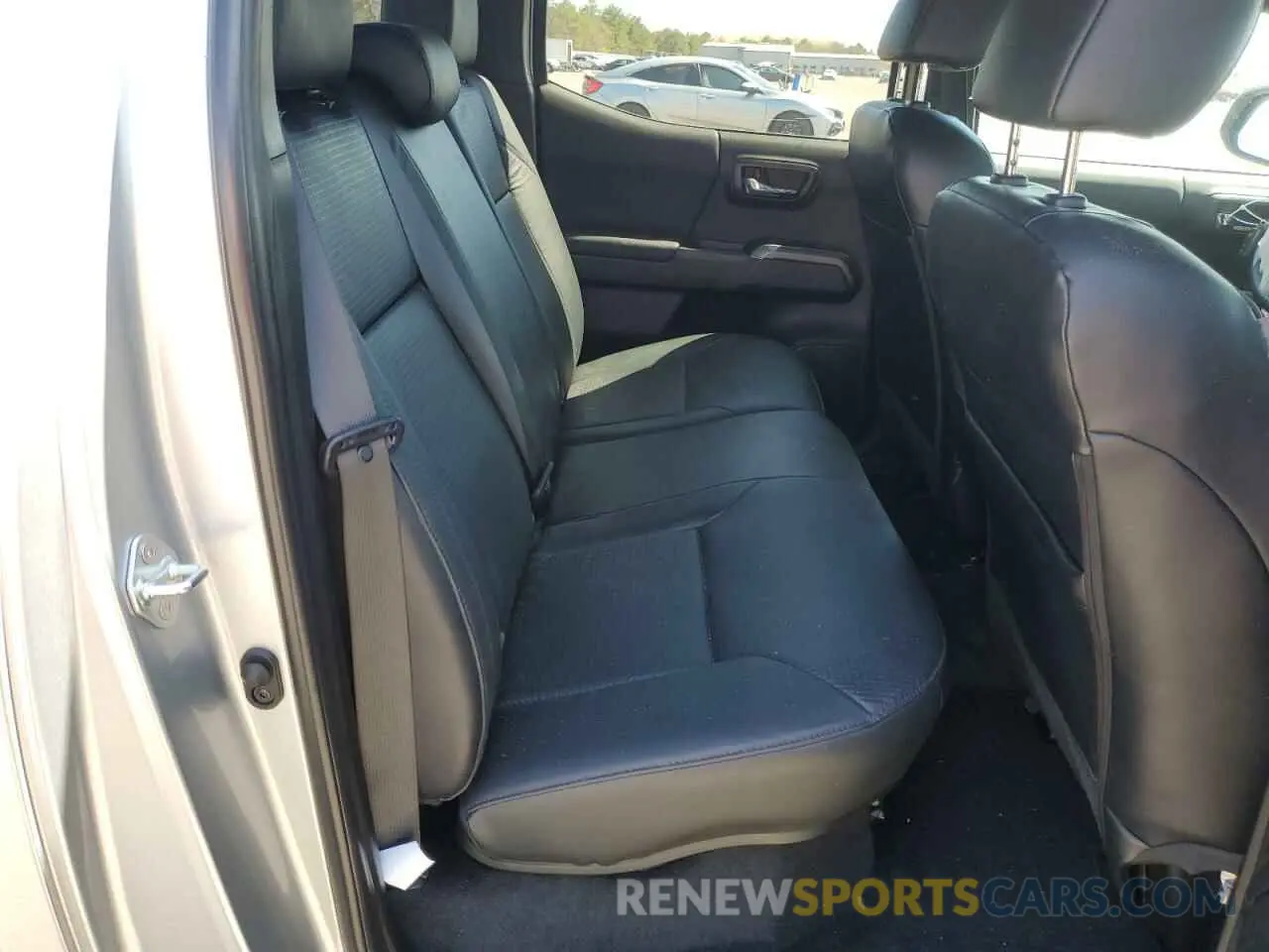 10 fotografías del automóvil dañado 3TYDZ5BN5PT036338 TOYOTA TACOMA 2023