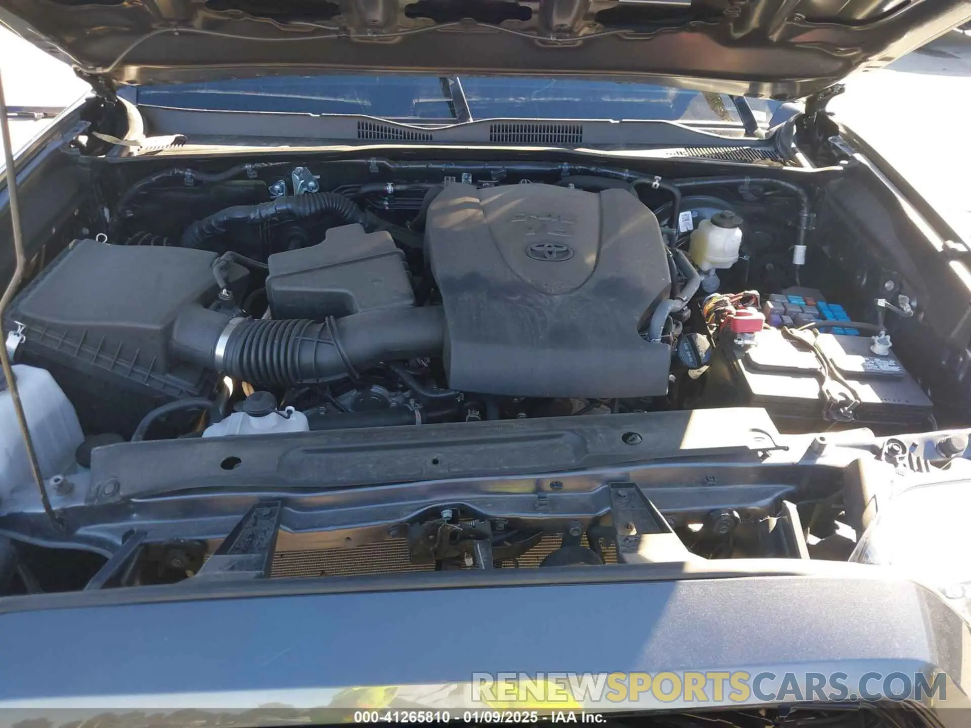 10 fotografías del automóvil dañado 3TYDZ5BN7PT036700 TOYOTA TACOMA 2023
