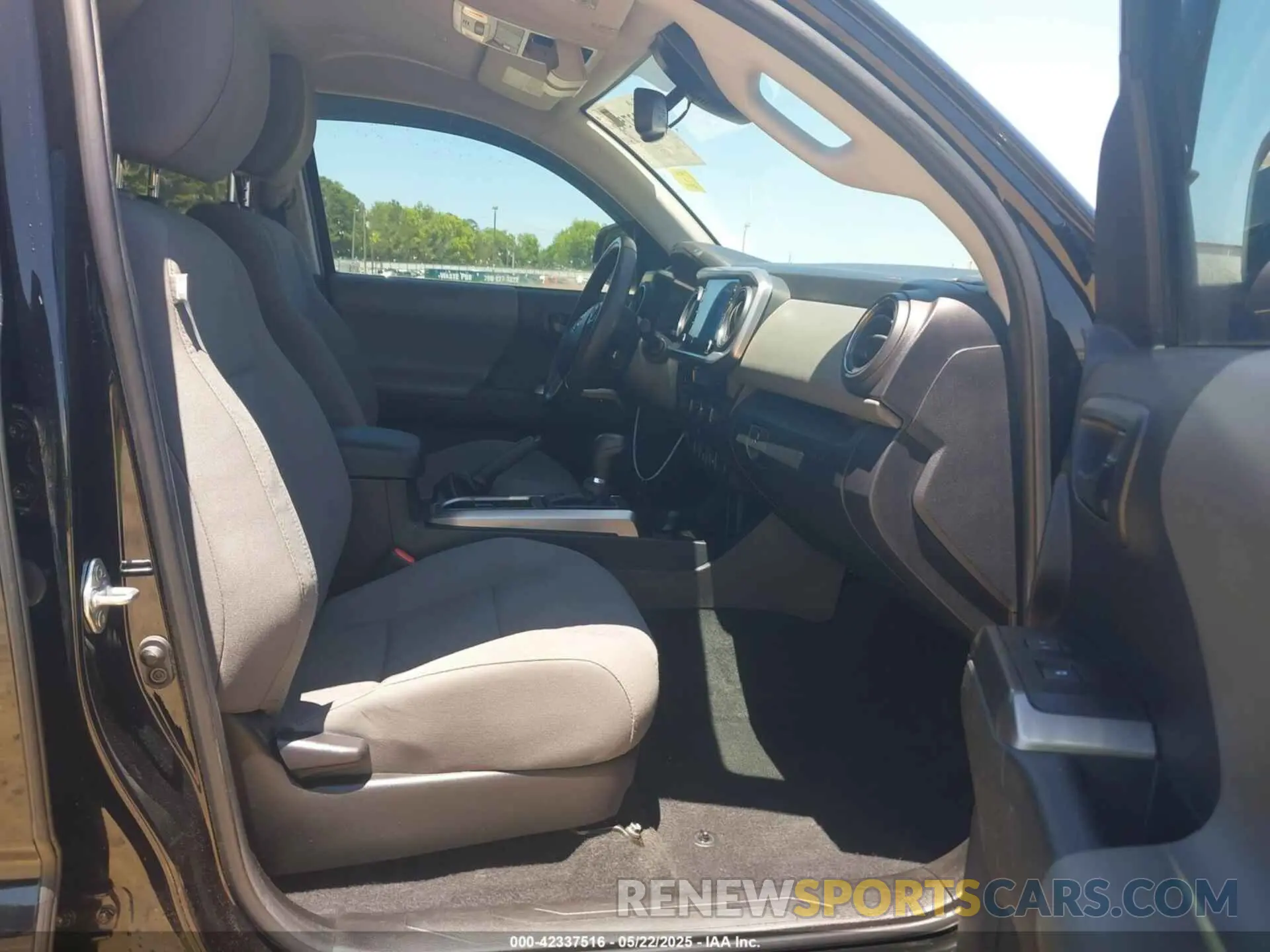 5 fotografías del automóvil dañado 3TYDZ5BN9PT020319 TOYOTA TACOMA 2023