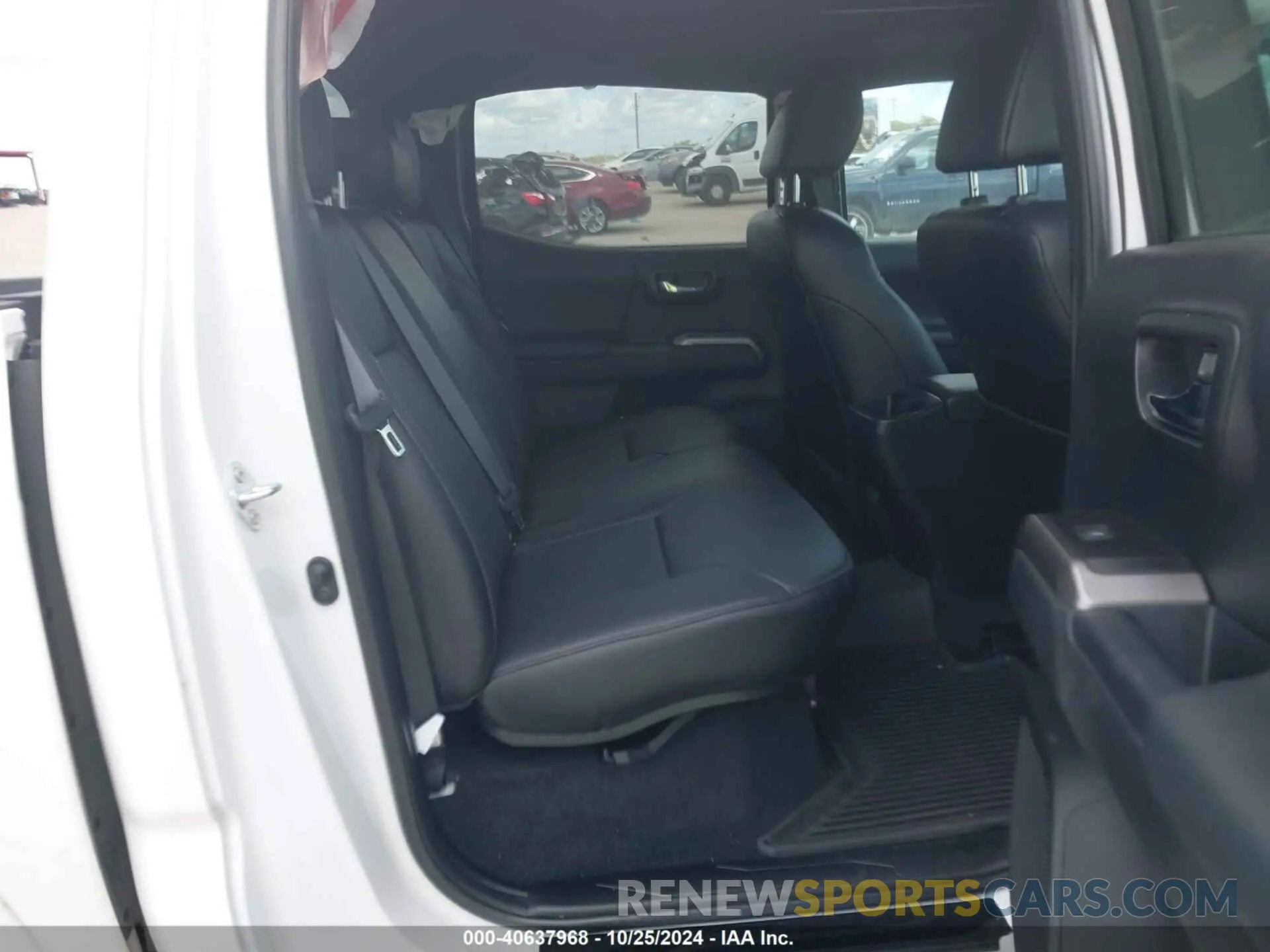 8 fotografías del automóvil dañado 3TYGZ5AN0PT171239 TOYOTA TACOMA 2023
