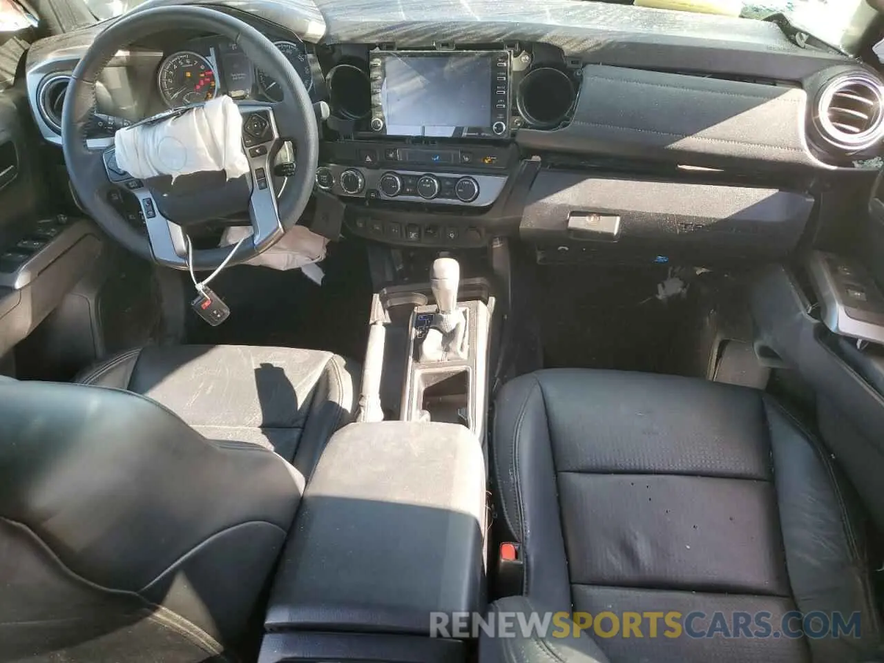 8 fotografías del automóvil dañado 3TYGZ5AN5PT174590 TOYOTA TACOMA 2023