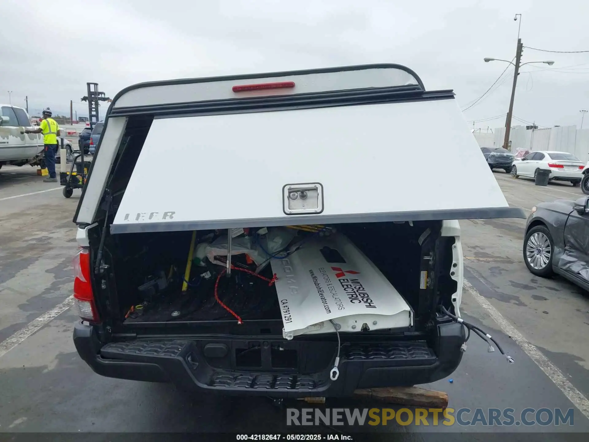 16 fotografías del automóvil dañado 3TYRX5GN2PT074386 TOYOTA TACOMA 2023