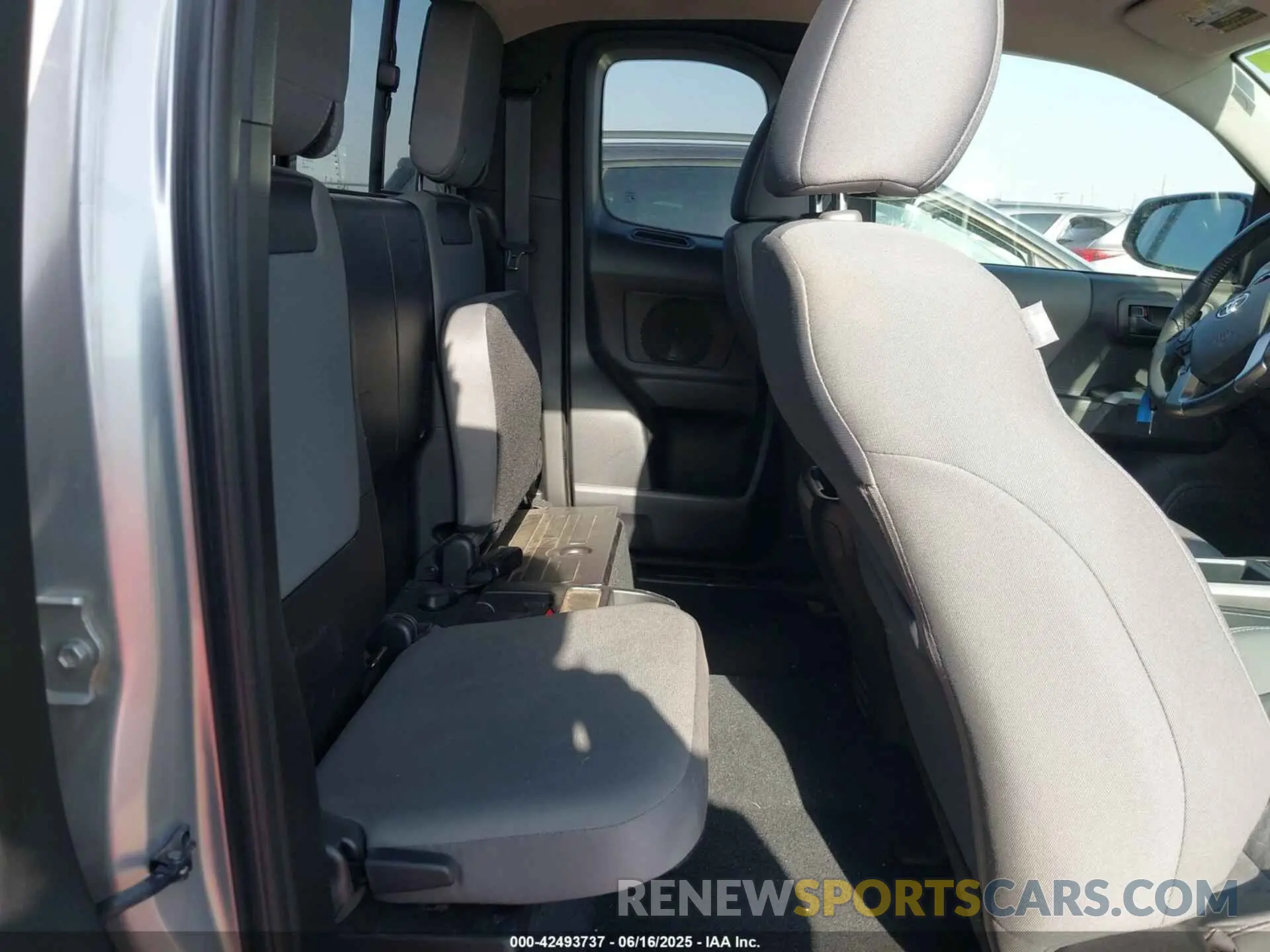 8 fotografías del automóvil dañado 3TYRX5GNXPT082574 TOYOTA TACOMA 2023