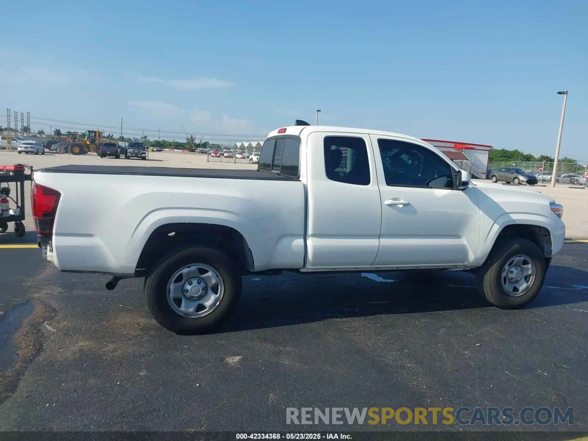 13 fotografías del automóvil dañado 3TYRZ5CN3PT027187 TOYOTA TACOMA 2023