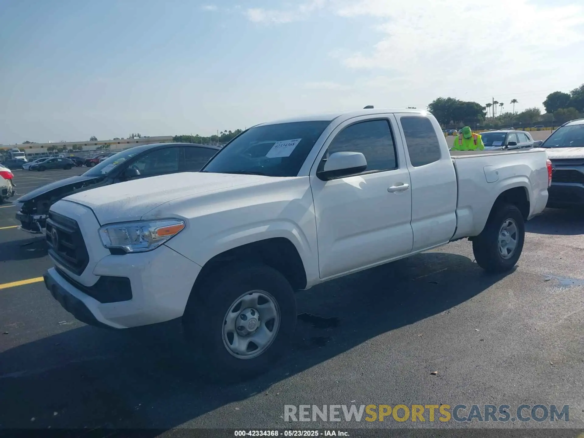 2 fotografías del automóvil dañado 3TYRZ5CN3PT027187 TOYOTA TACOMA 2023