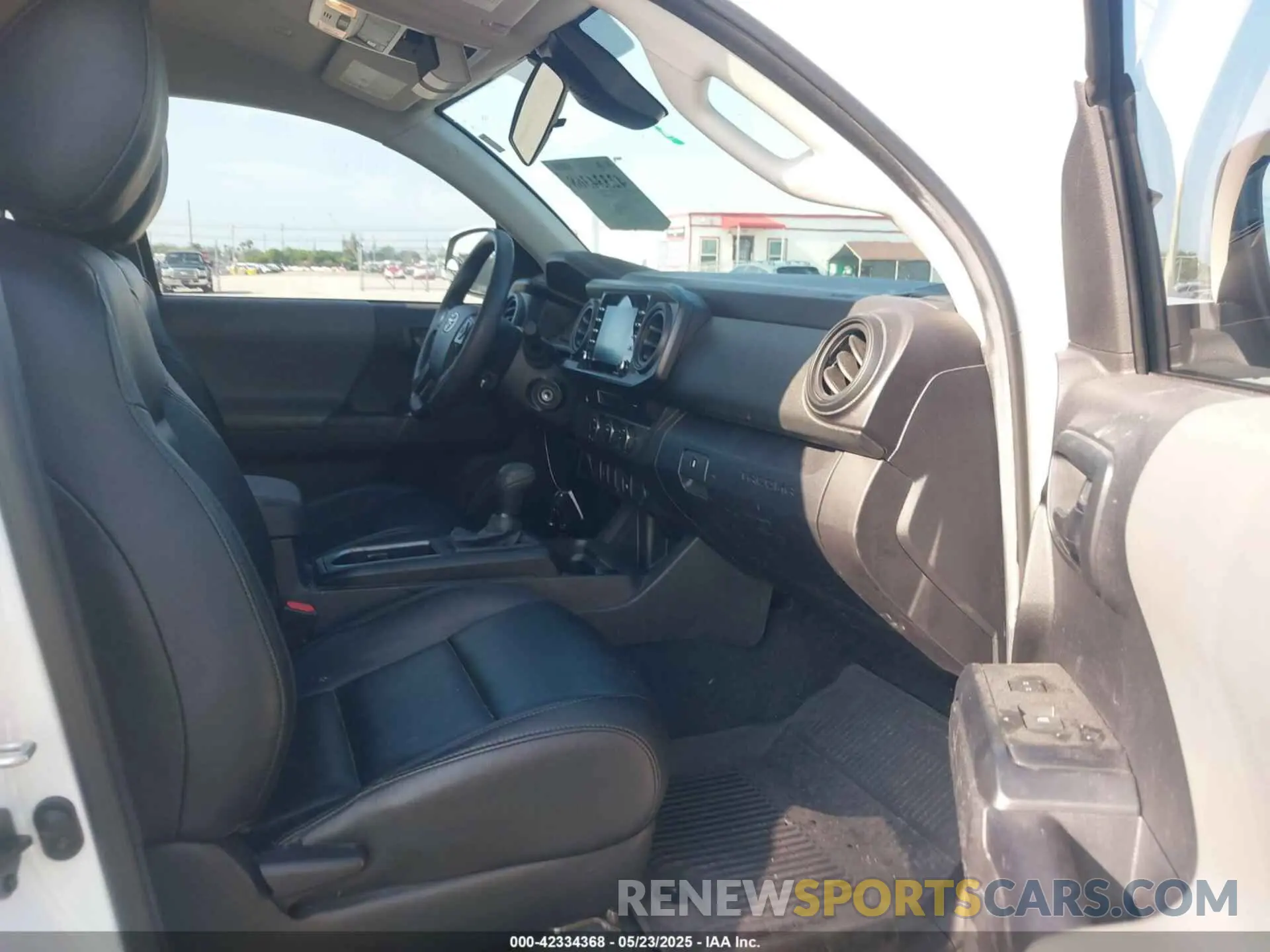 5 fotografías del automóvil dañado 3TYRZ5CN3PT027187 TOYOTA TACOMA 2023