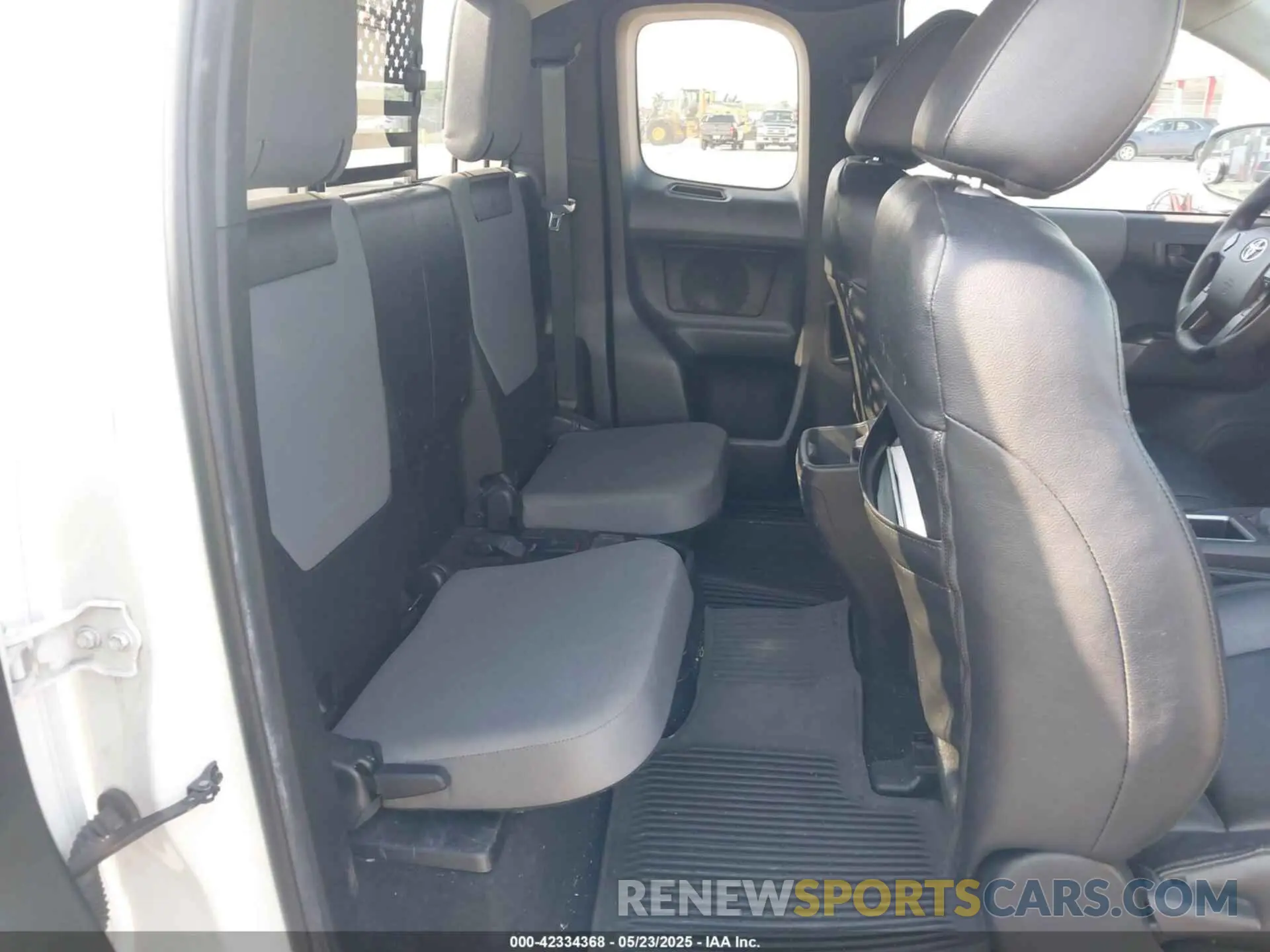 8 fotografías del automóvil dañado 3TYRZ5CN3PT027187 TOYOTA TACOMA 2023