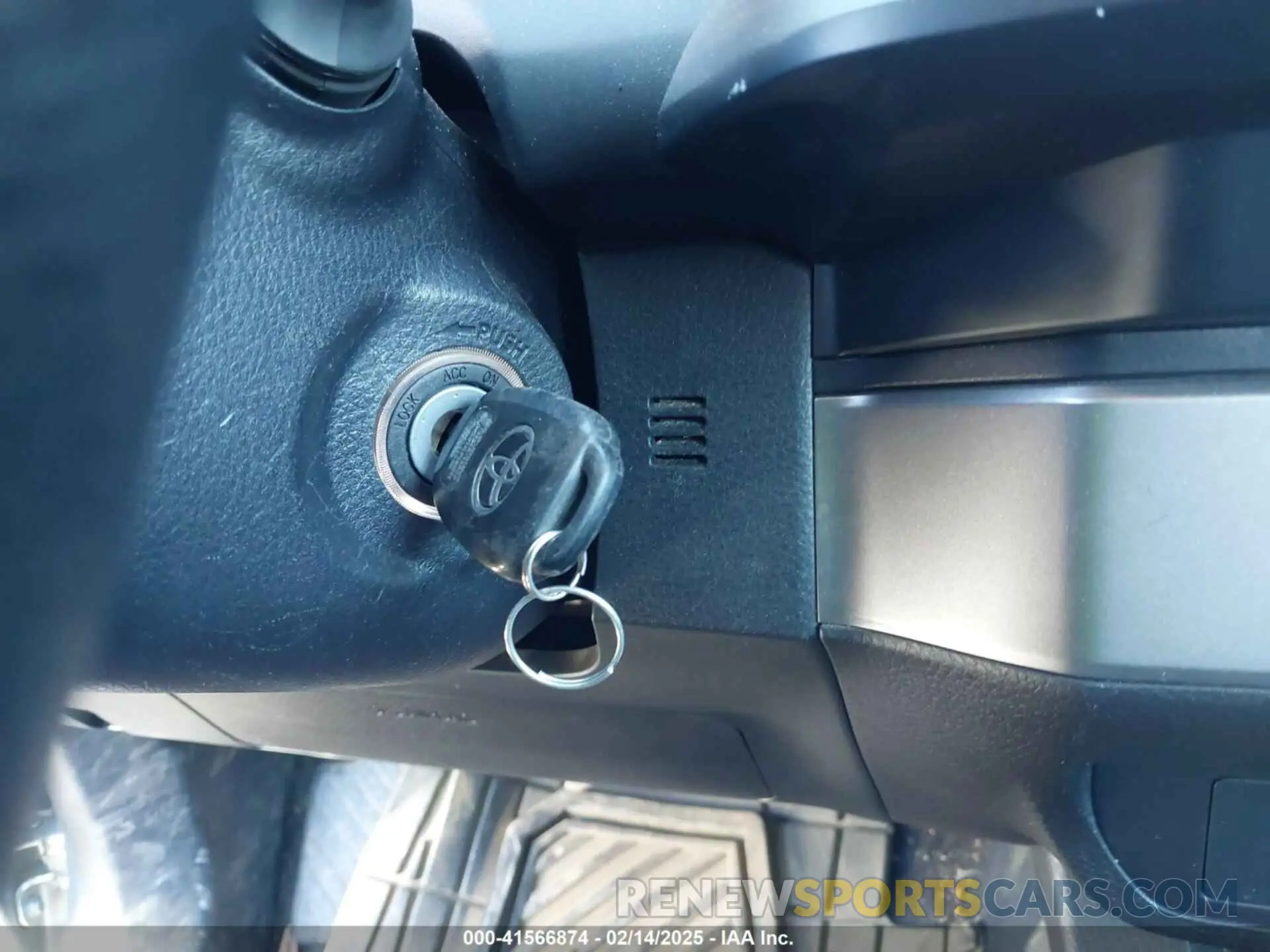 11 fotografías del automóvil dañado 3TYRZ5CN7PT025197 TOYOTA TACOMA 2023