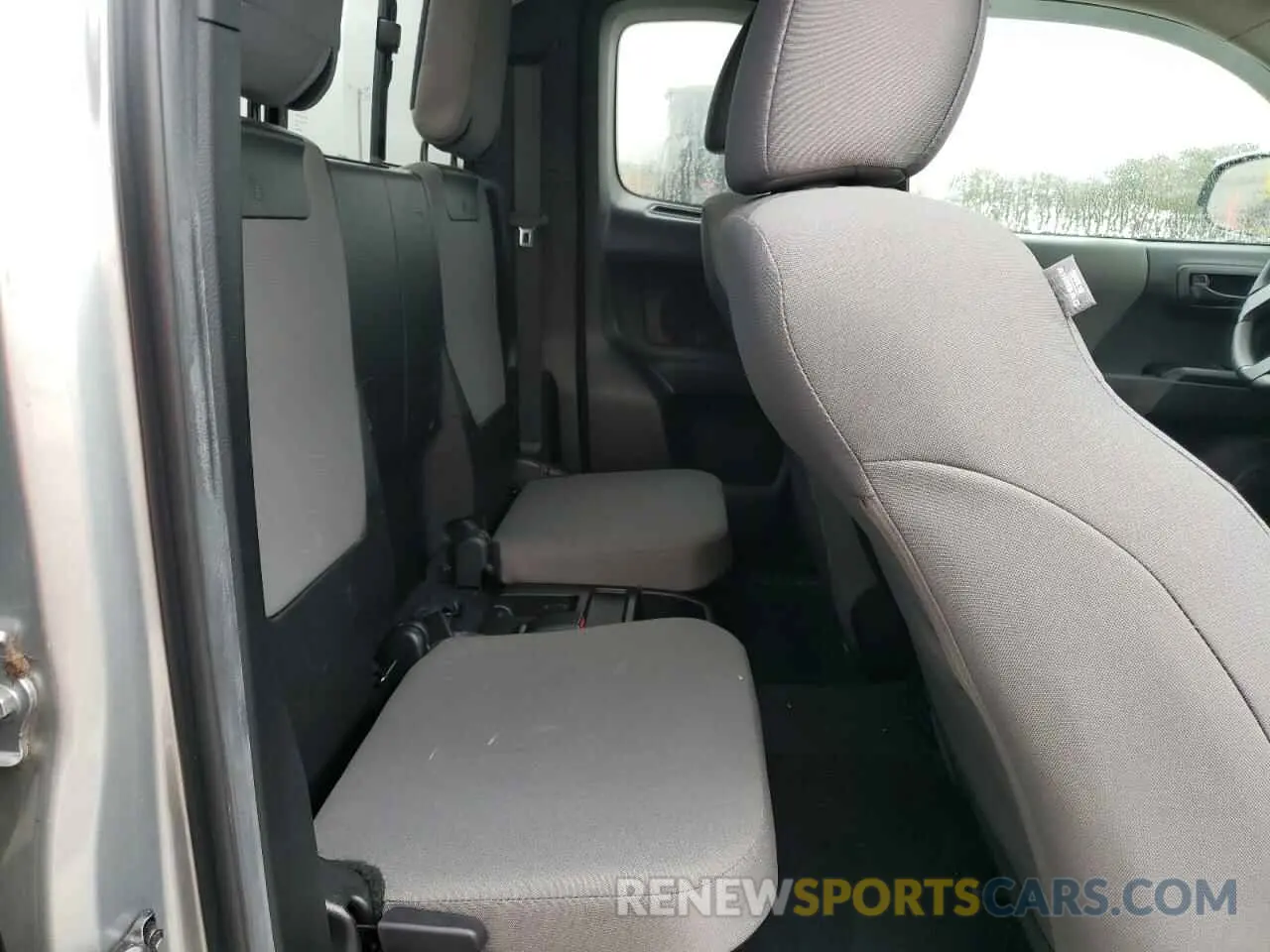 10 fotografías del automóvil dañado 3TYRZ5CN7PT029198 TOYOTA TACOMA 2023