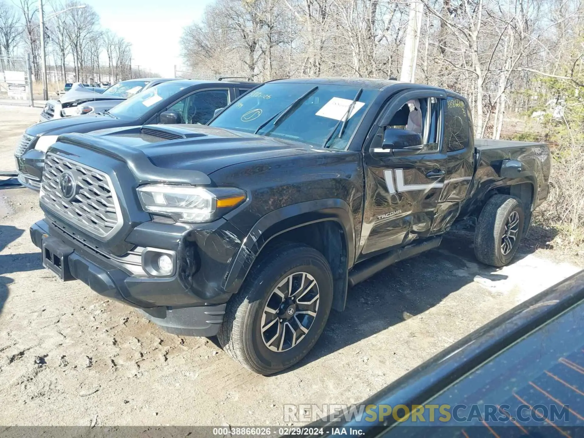 2 fotografías del automóvil dañado 3TYSZ5AN2PT154713 TOYOTA TACOMA 2023
