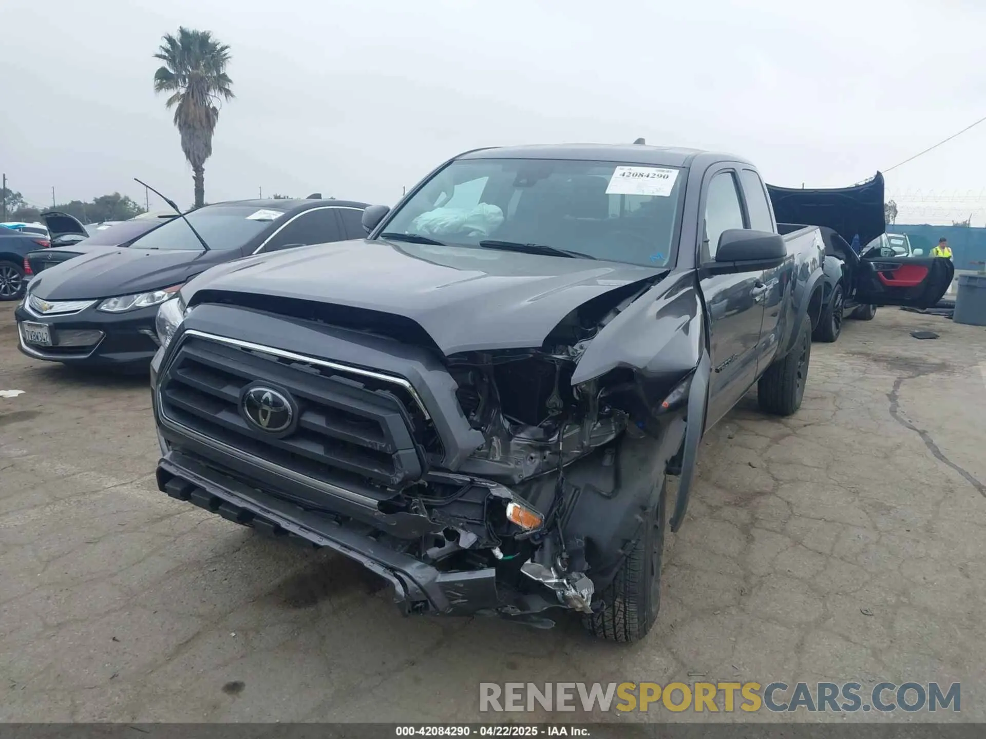 2 fotografías del automóvil dañado 3TYSZ5AN7PT106205 TOYOTA TACOMA 2023