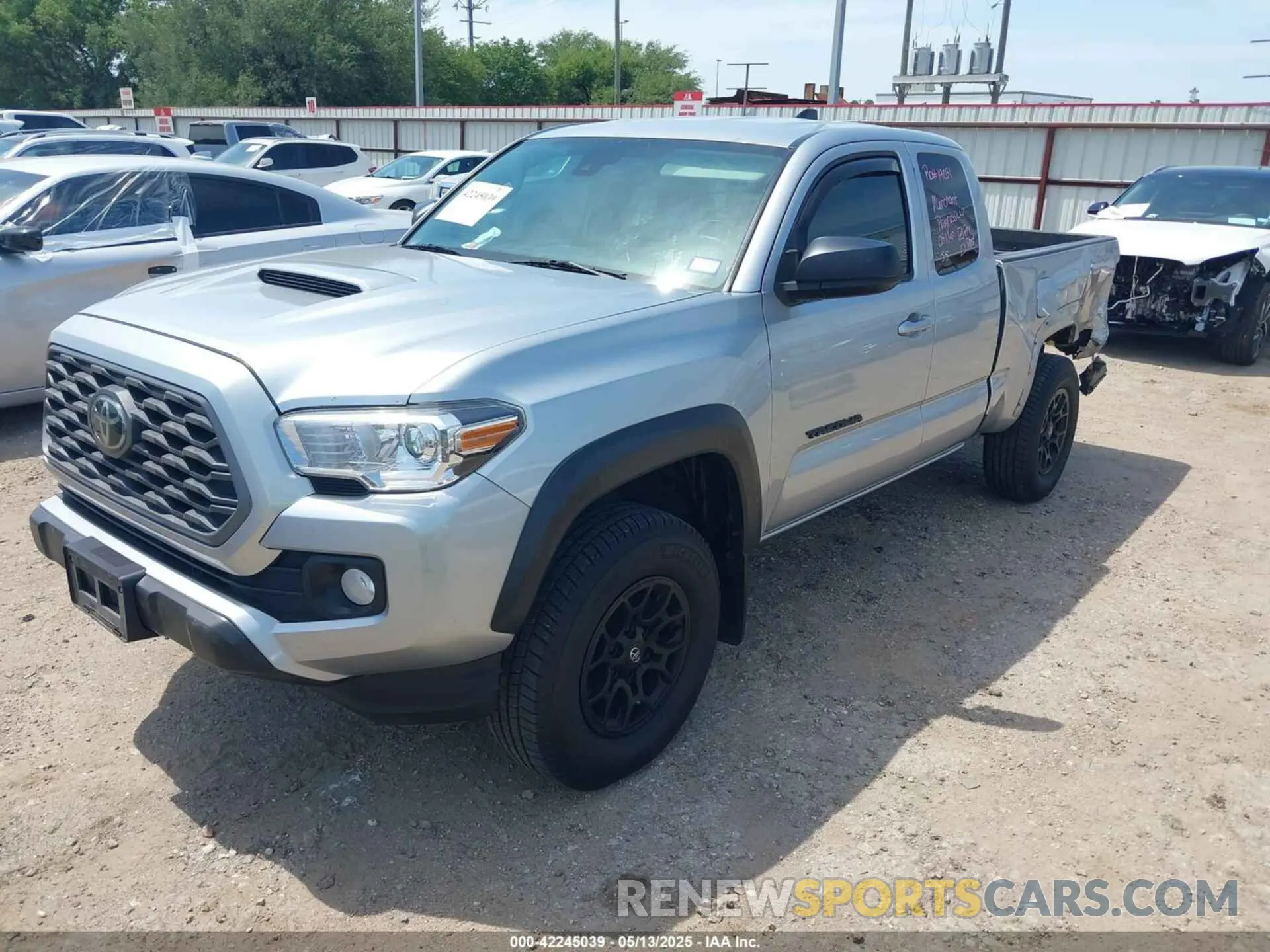 2 fotografías del automóvil dañado 3TYSZ5AN9PT108893 TOYOTA TACOMA 2023