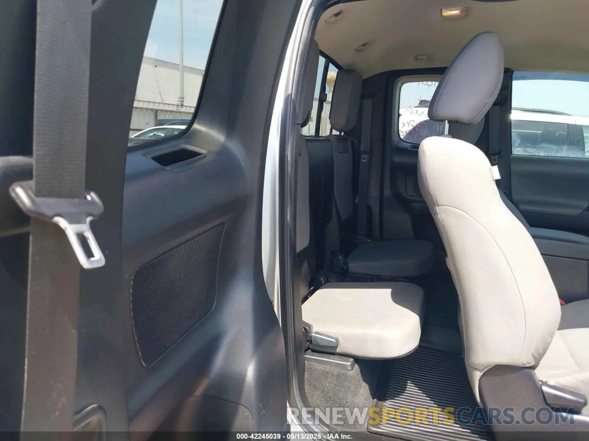 8 fotografías del automóvil dañado 3TYSZ5AN9PT108893 TOYOTA TACOMA 2023