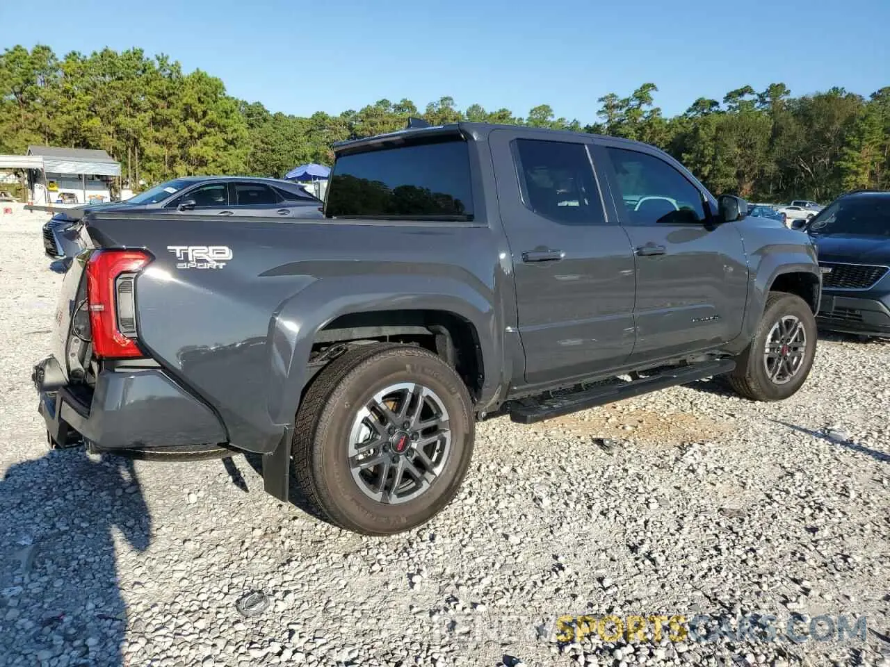 3 fotografías del automóvil dañado 3TMKB5FN2RM005195 TOYOTA TACOMA 2024