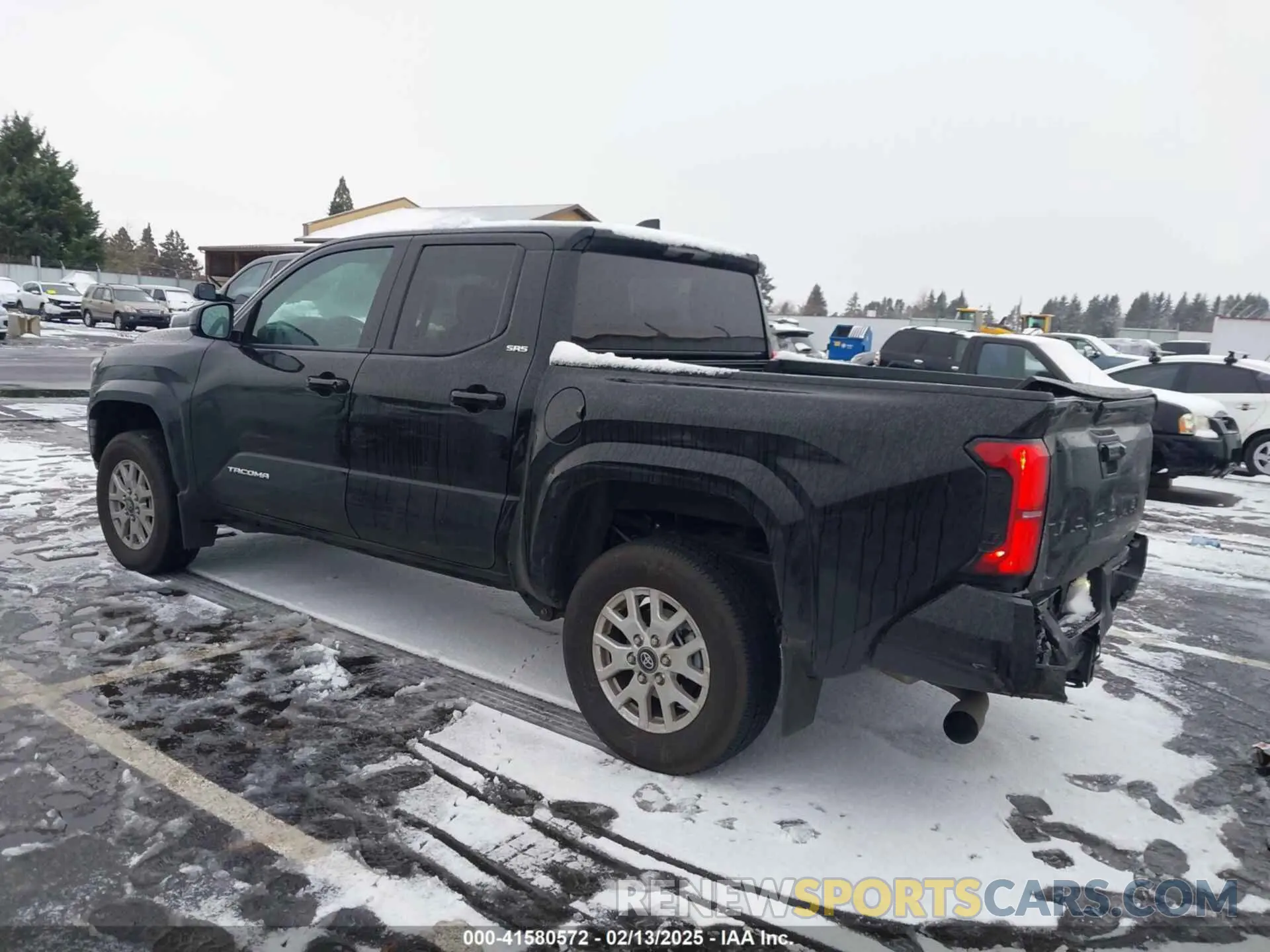 3 fotografías del automóvil dañado 3TMKB5FN3RM004833 TOYOTA TACOMA 2024