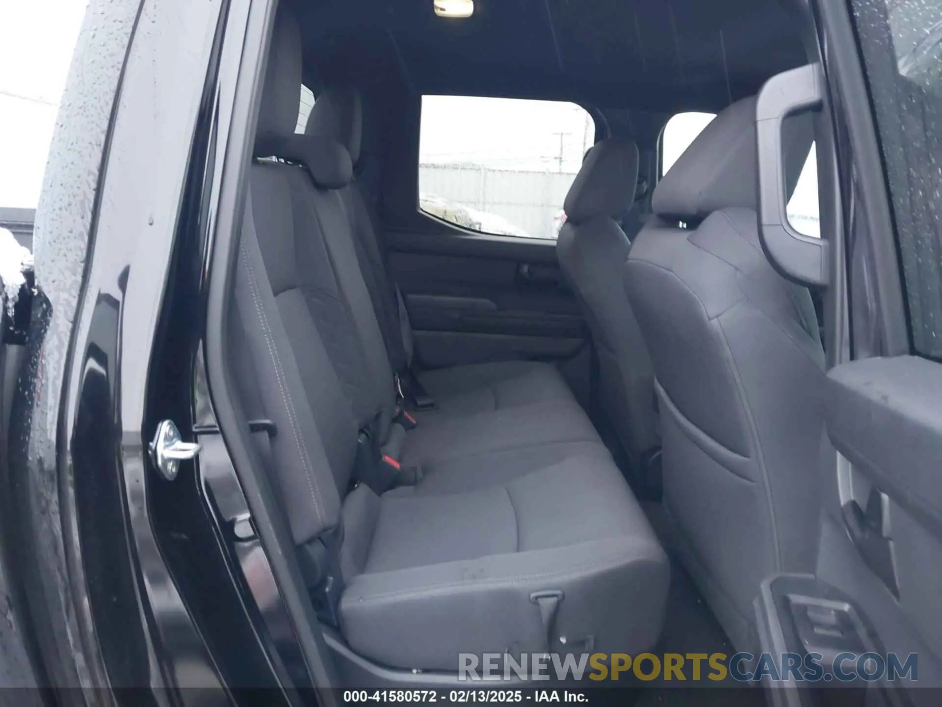 8 fotografías del automóvil dañado 3TMKB5FN3RM004833 TOYOTA TACOMA 2024