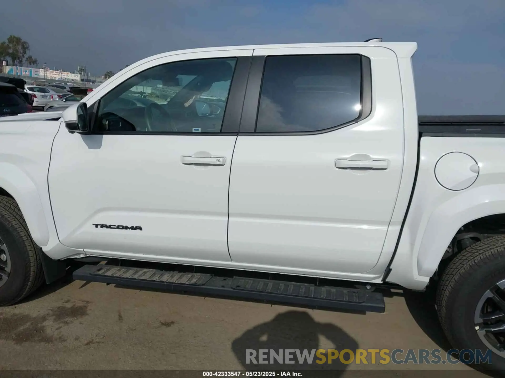 14 fotografías del automóvil dañado 3TMKB5FN3RM005643 TOYOTA TACOMA 2024
