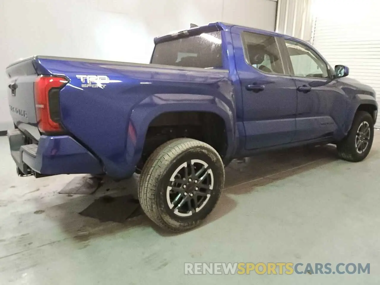 3 fotografías del automóvil dañado 3TMKB5FN3RM012043 TOYOTA TACOMA 2024