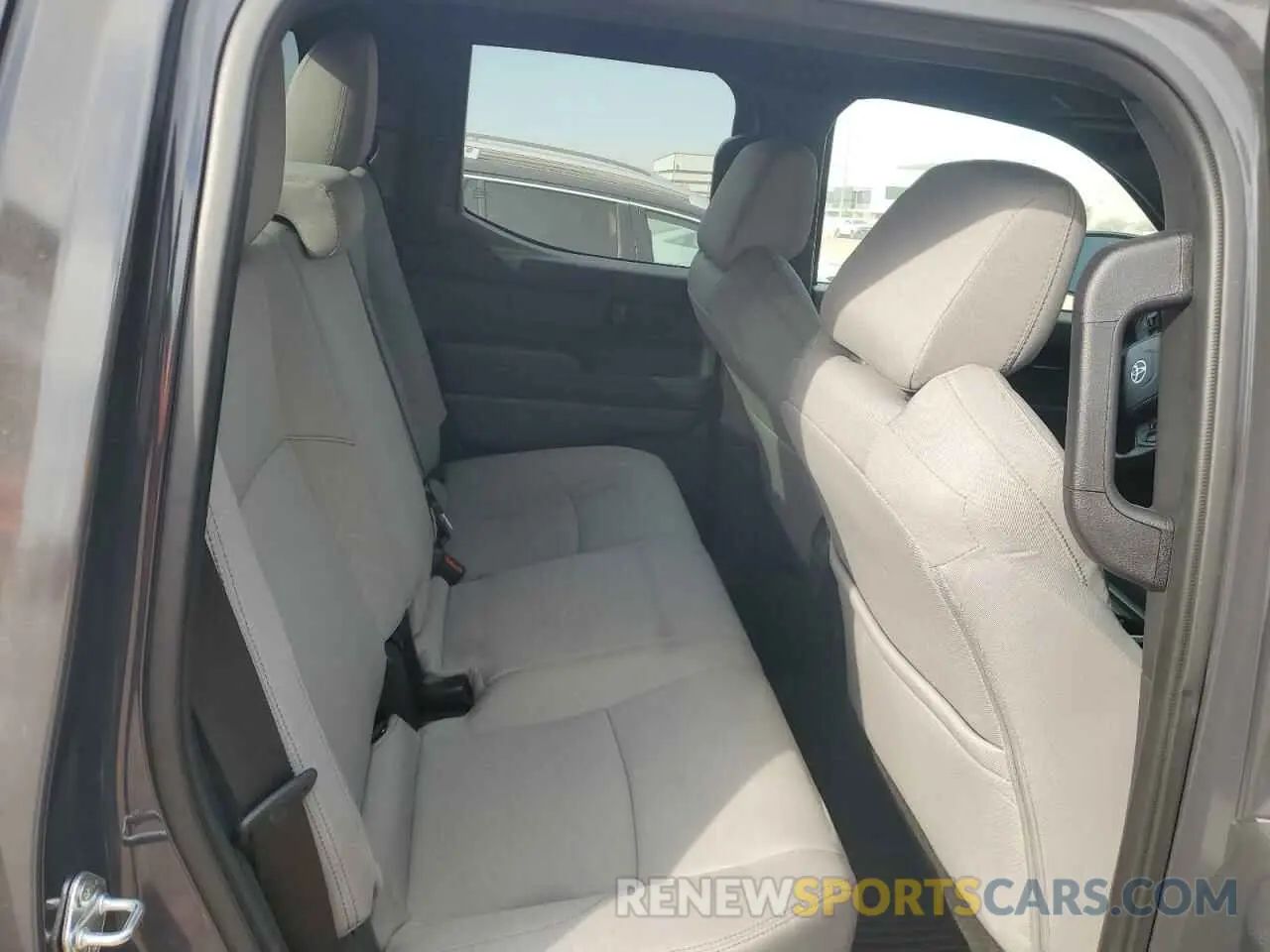 10 fotografías del automóvil dañado 3TMKB5FN5RM004512 TOYOTA TACOMA 2024