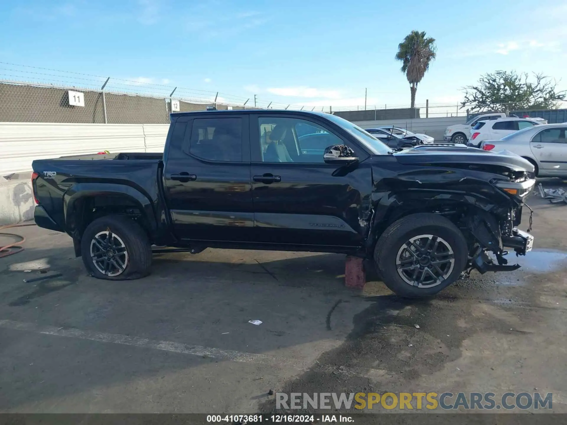 13 fotografías del automóvil dañado 3TMKB5FN5RM006809 TOYOTA TACOMA 2024
