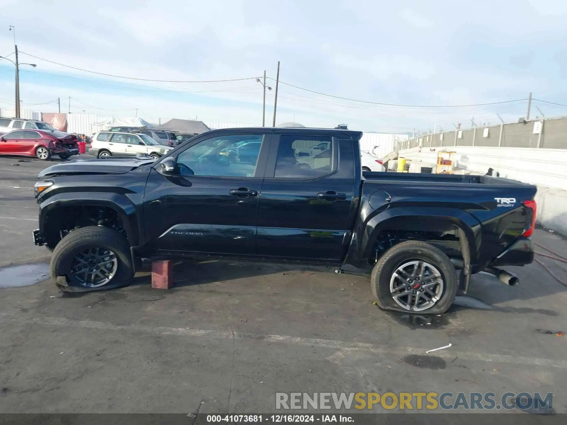 14 fotografías del automóvil dañado 3TMKB5FN5RM006809 TOYOTA TACOMA 2024