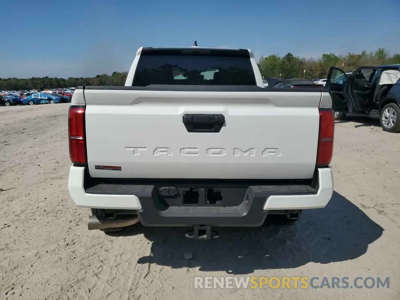 6 fotografías del automóvil dañado 3TMKB5FN5RM016112 TOYOTA TACOMA 2024