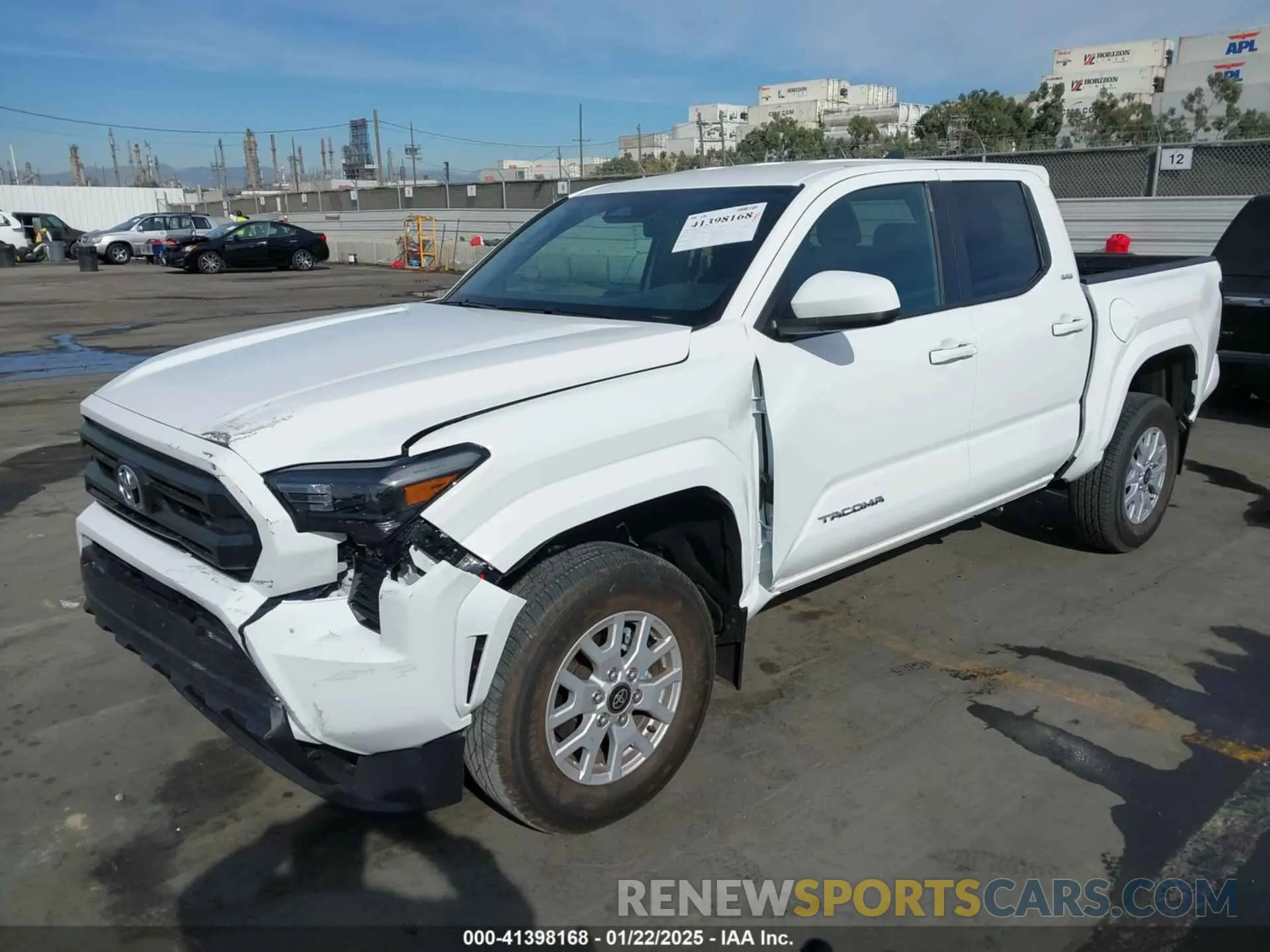 2 fotografías del automóvil dañado 3TMKB5FN5RM022914 TOYOTA TACOMA 2024