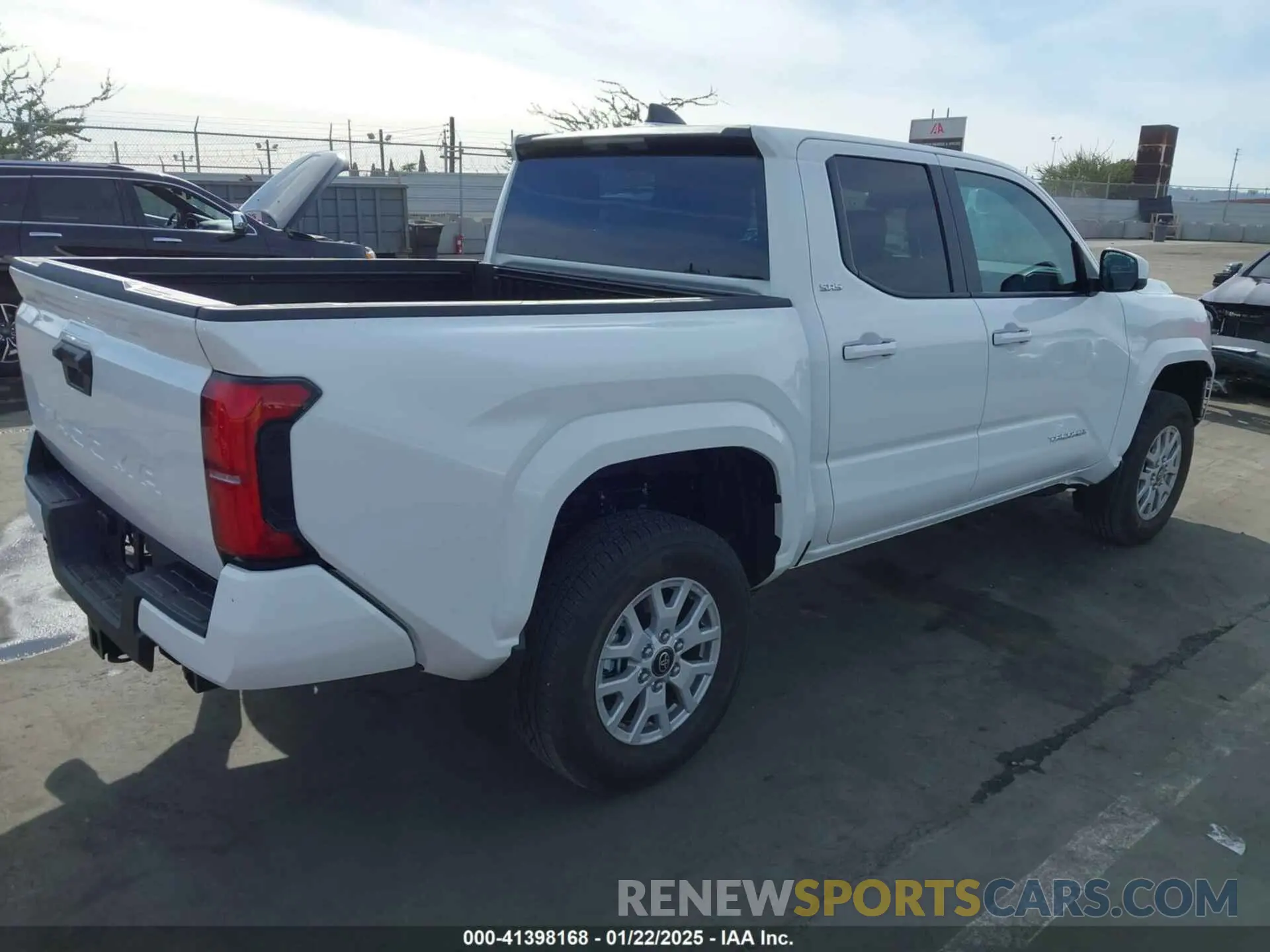4 fotografías del automóvil dañado 3TMKB5FN5RM022914 TOYOTA TACOMA 2024