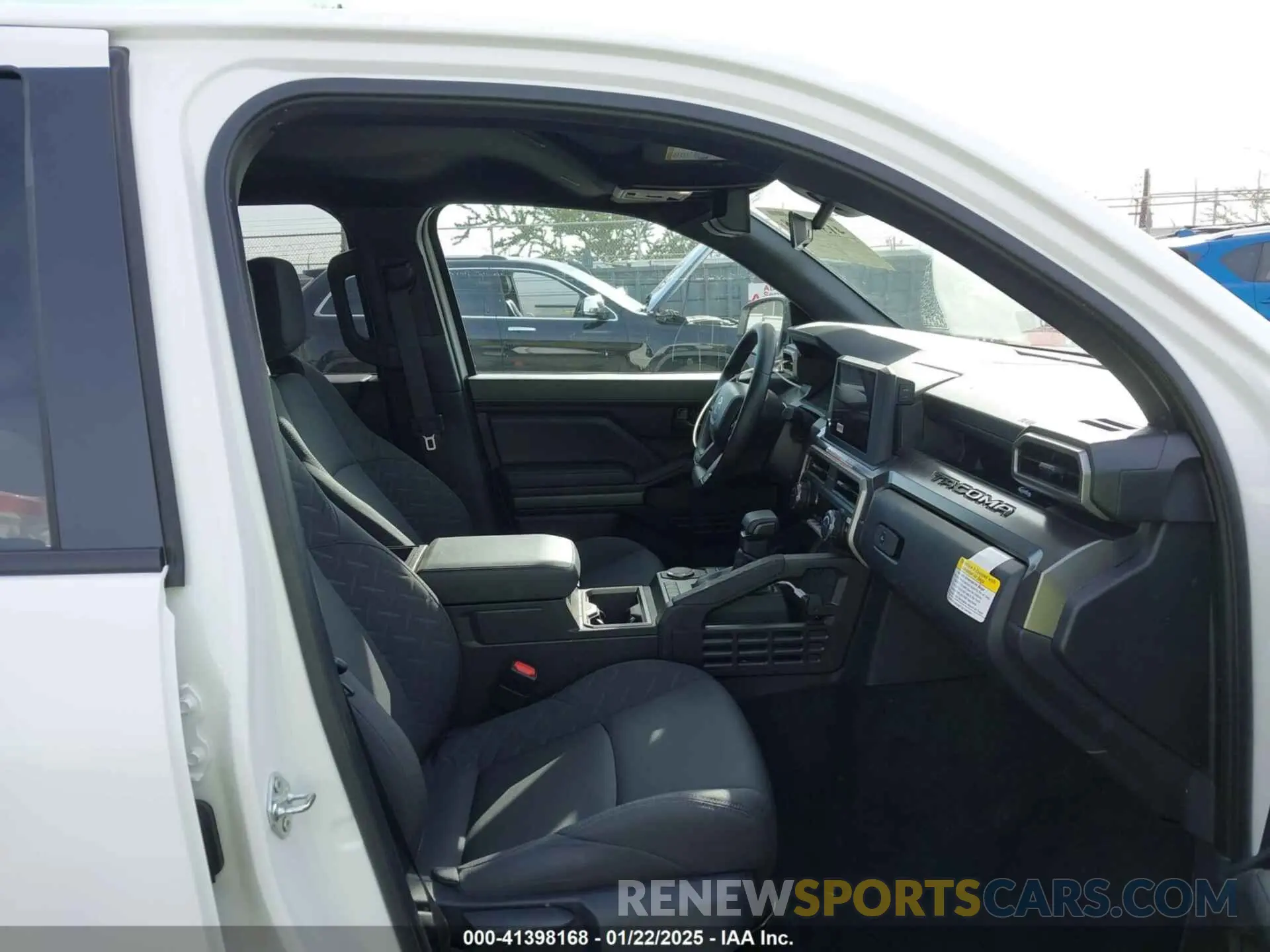5 fotografías del automóvil dañado 3TMKB5FN5RM022914 TOYOTA TACOMA 2024