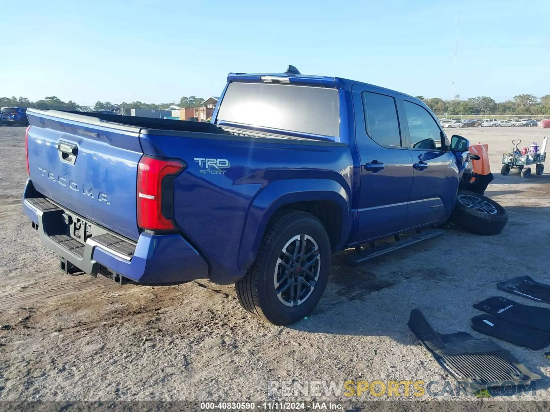 4 fotografías del automóvil dañado 3TMKB5FN6RM003577 TOYOTA TACOMA 2024
