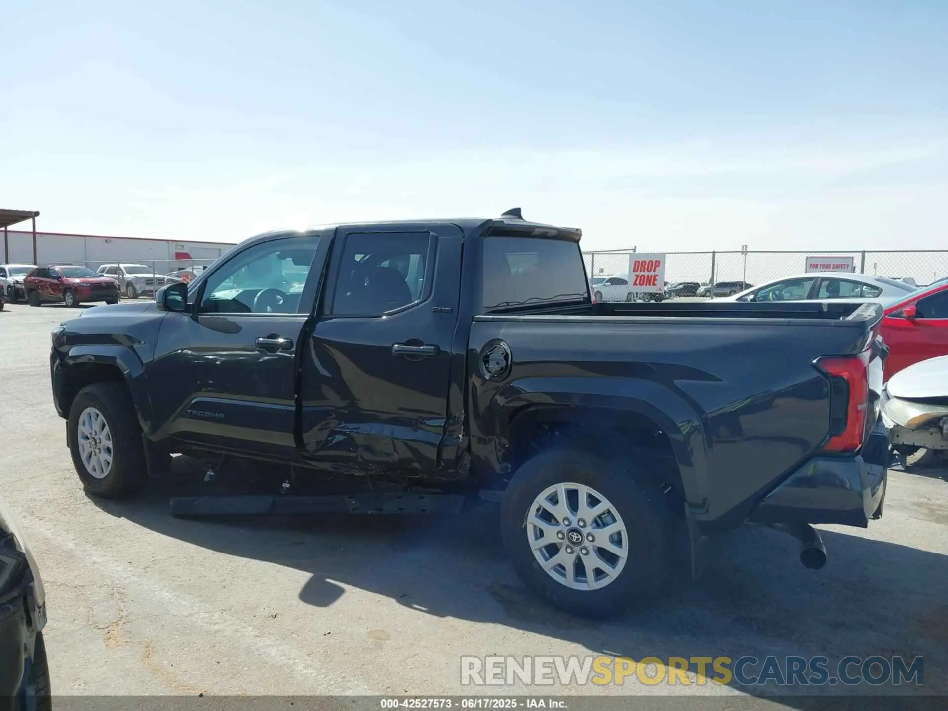 13 fotografías del automóvil dañado 3TMKB5FN6RM008018 TOYOTA TACOMA 2024
